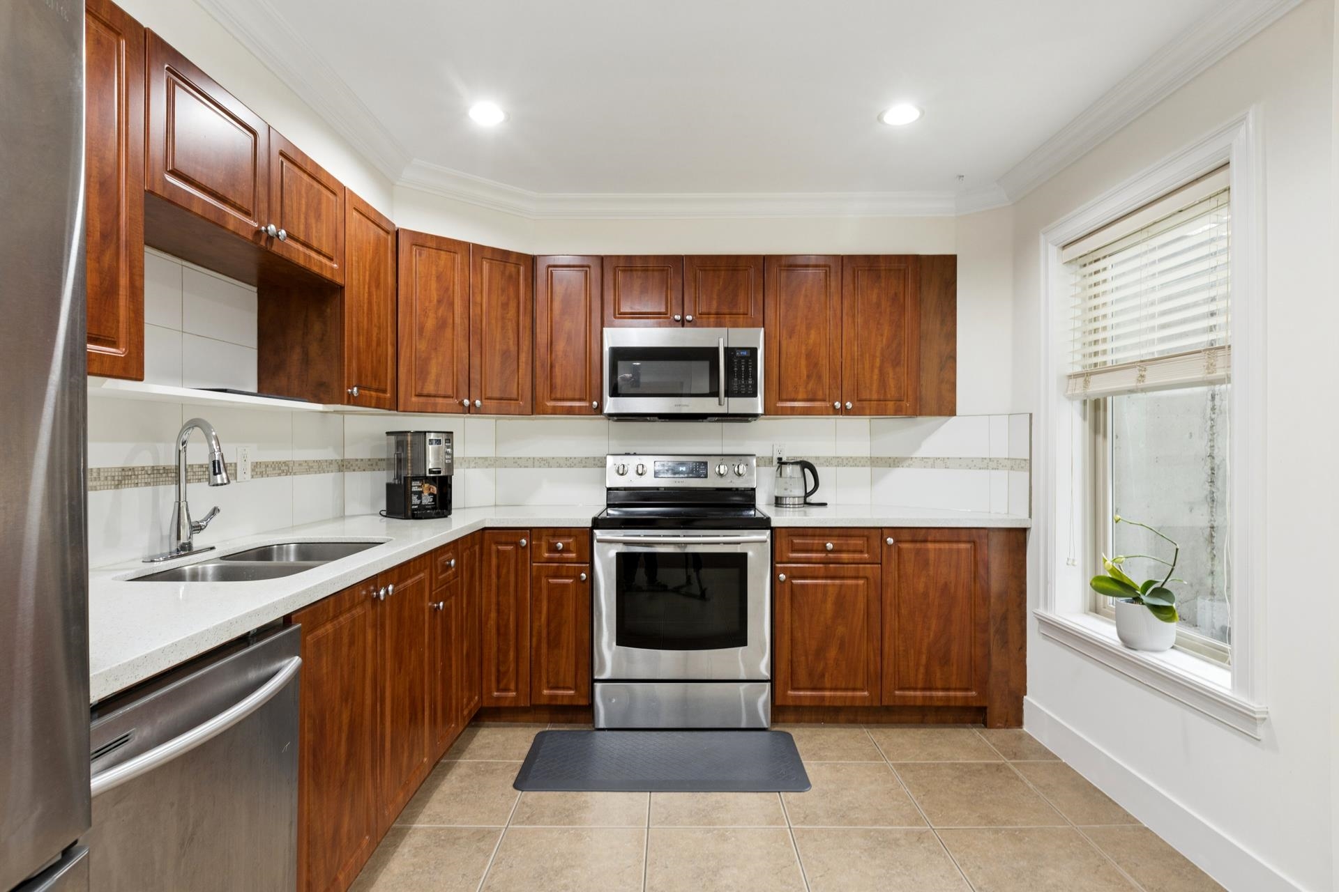  418 13th Street - MLS&reg; # R3112124