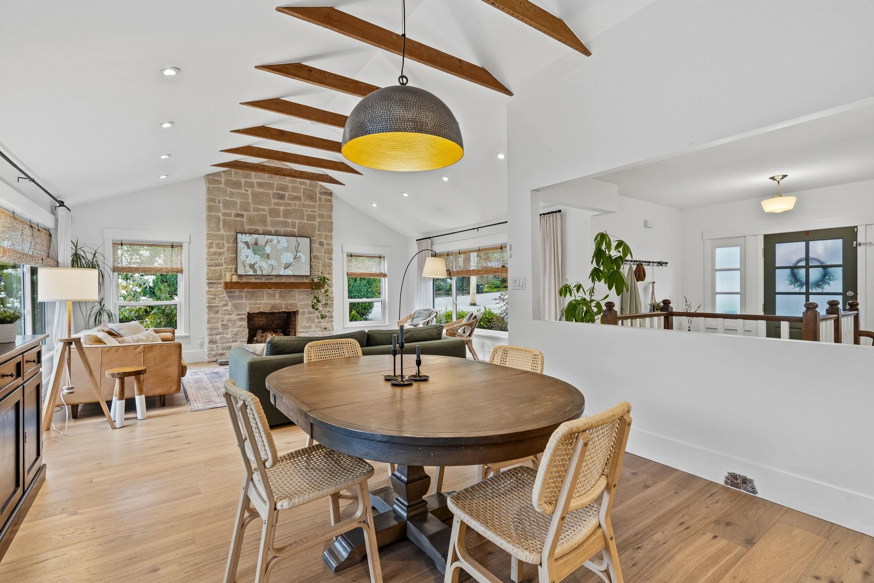  1335 Ridgewood Drive - MLS&reg; # R3113138