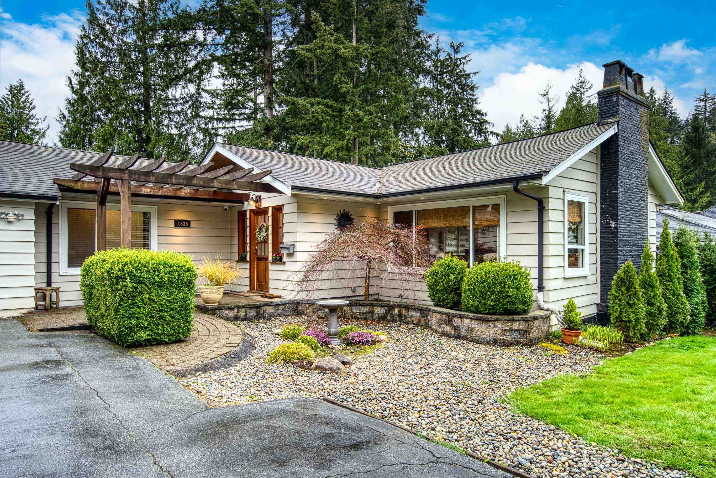  1335 Ridgewood Drive - MLS&reg; # R3113138