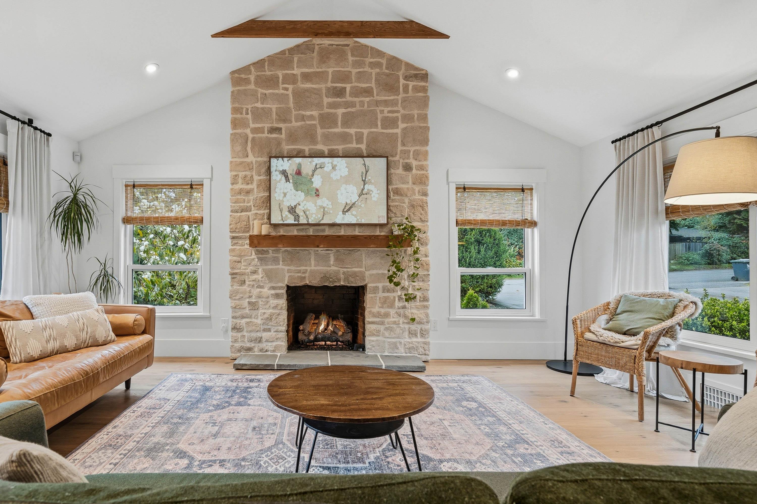  1335 Ridgewood Drive - MLS&reg; # R3113138