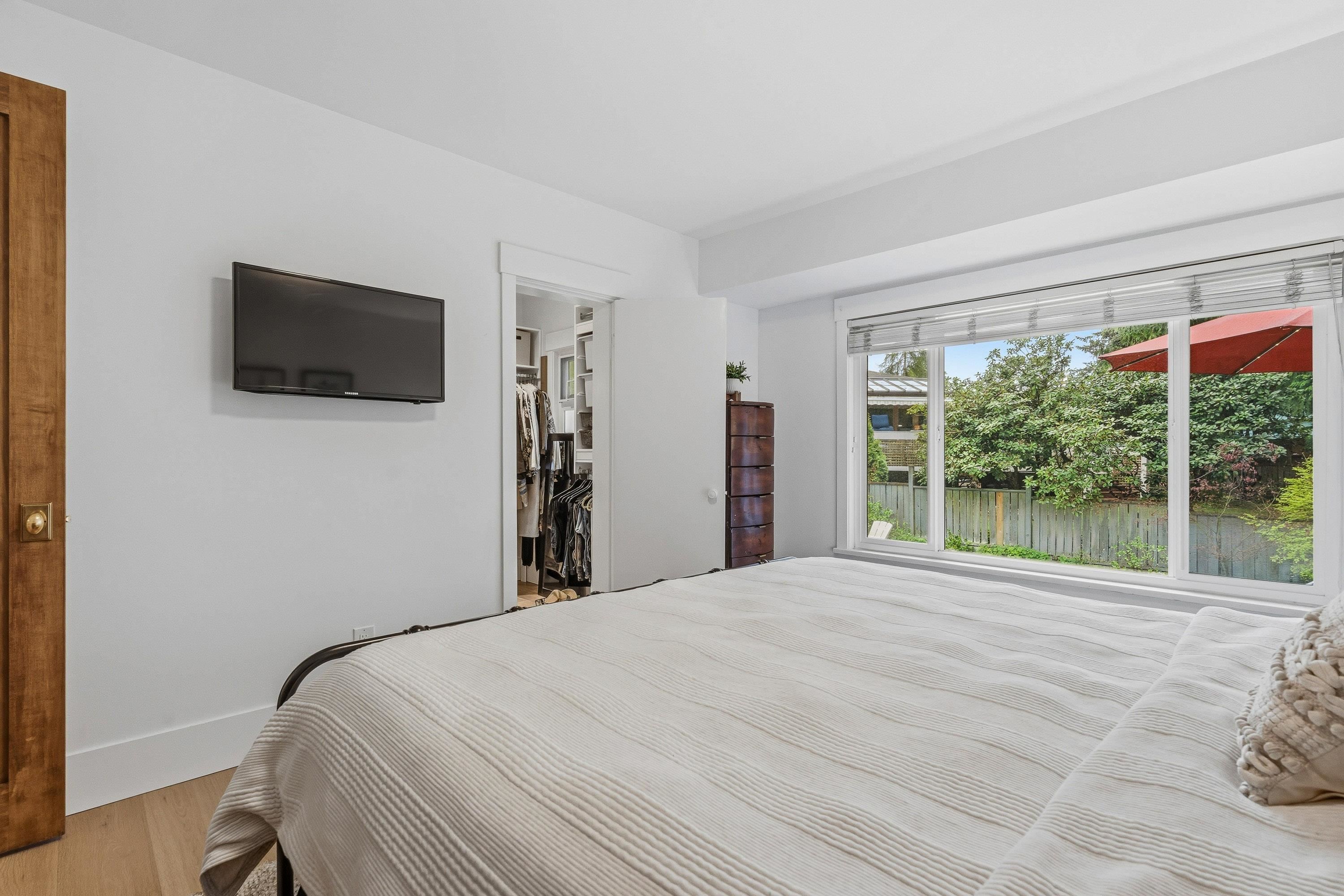  1335 Ridgewood Drive - MLS&reg; # R3113138