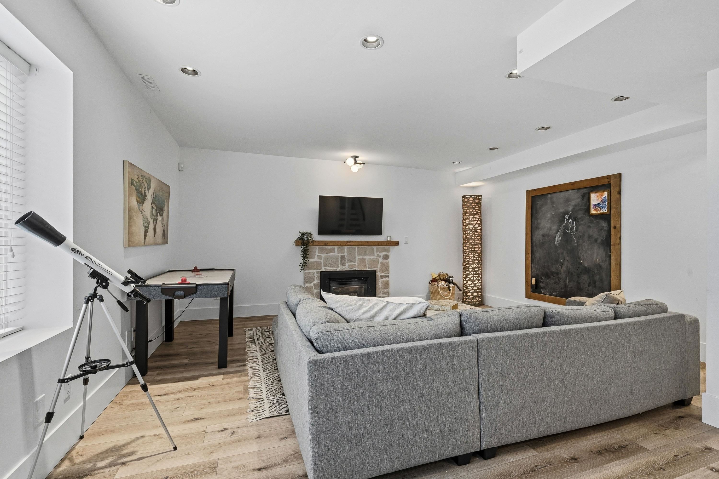  1335 Ridgewood Drive - MLS&reg; # R3113138