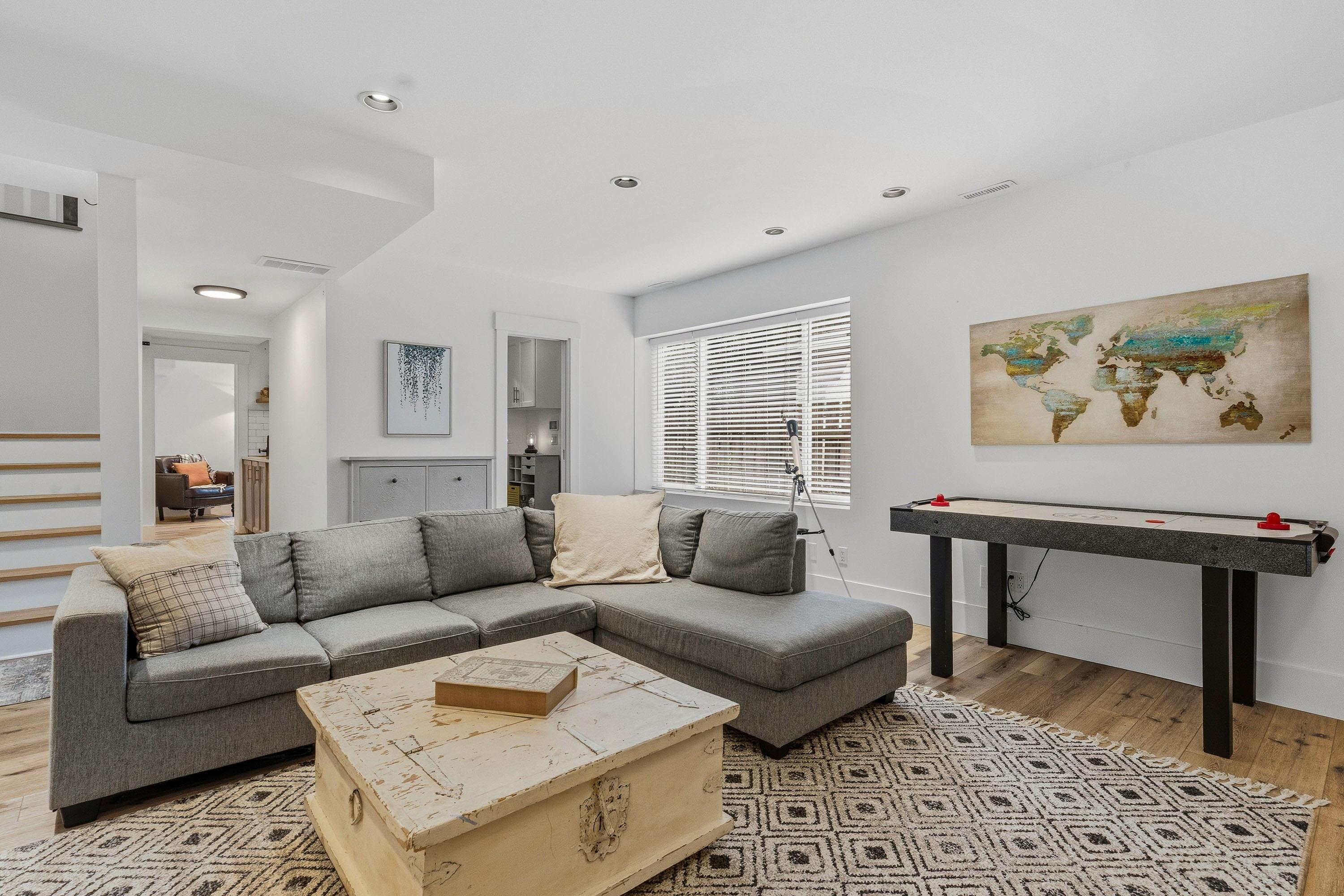  1335 Ridgewood Drive - MLS&reg; # R3113138
