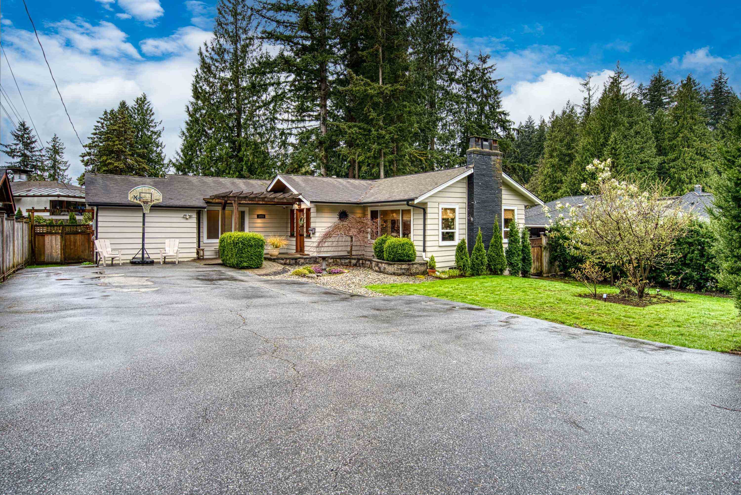  1335 Ridgewood Drive - MLS&reg; # R3113138