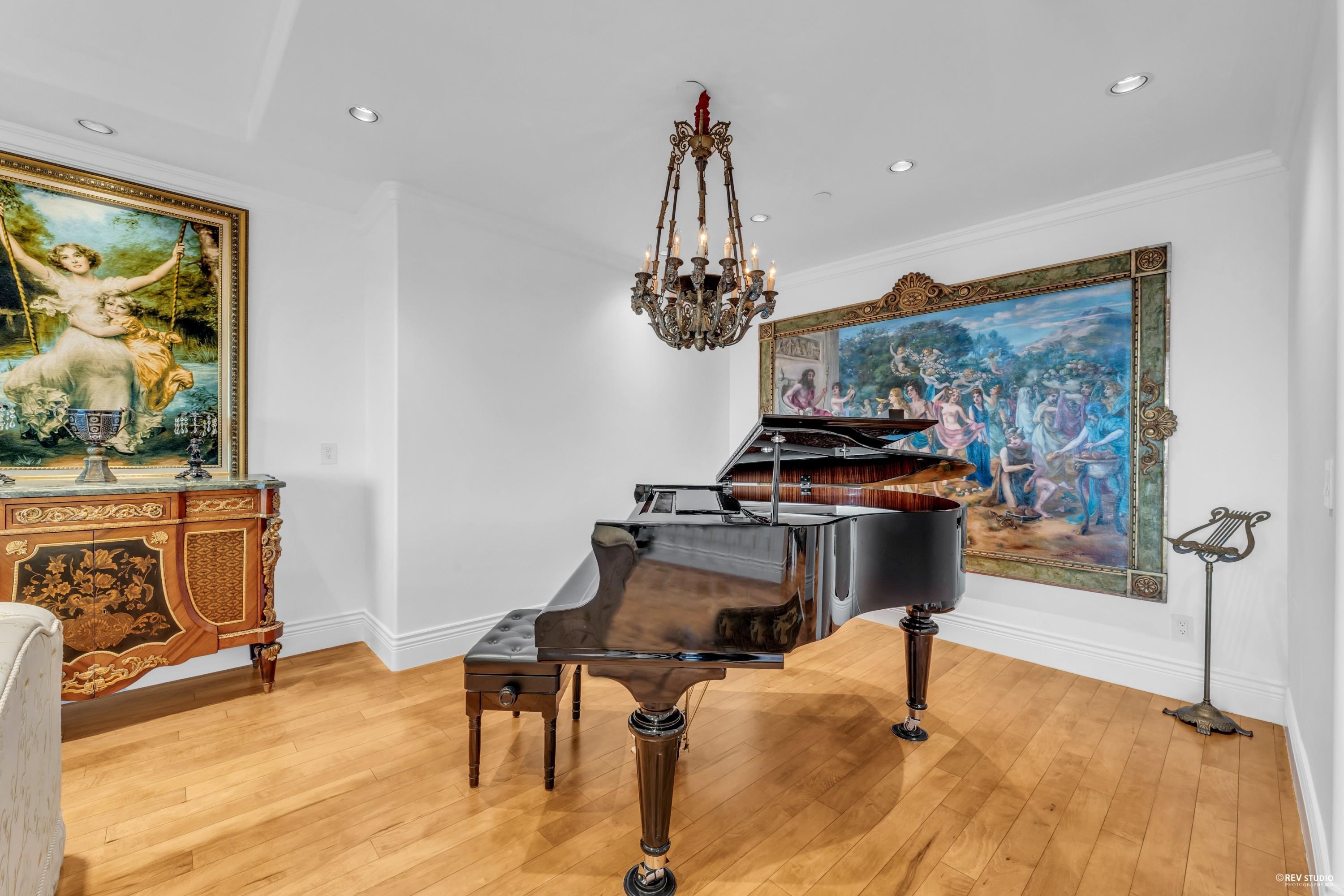  1525 Errigal Place - MLS&reg; # R3115117