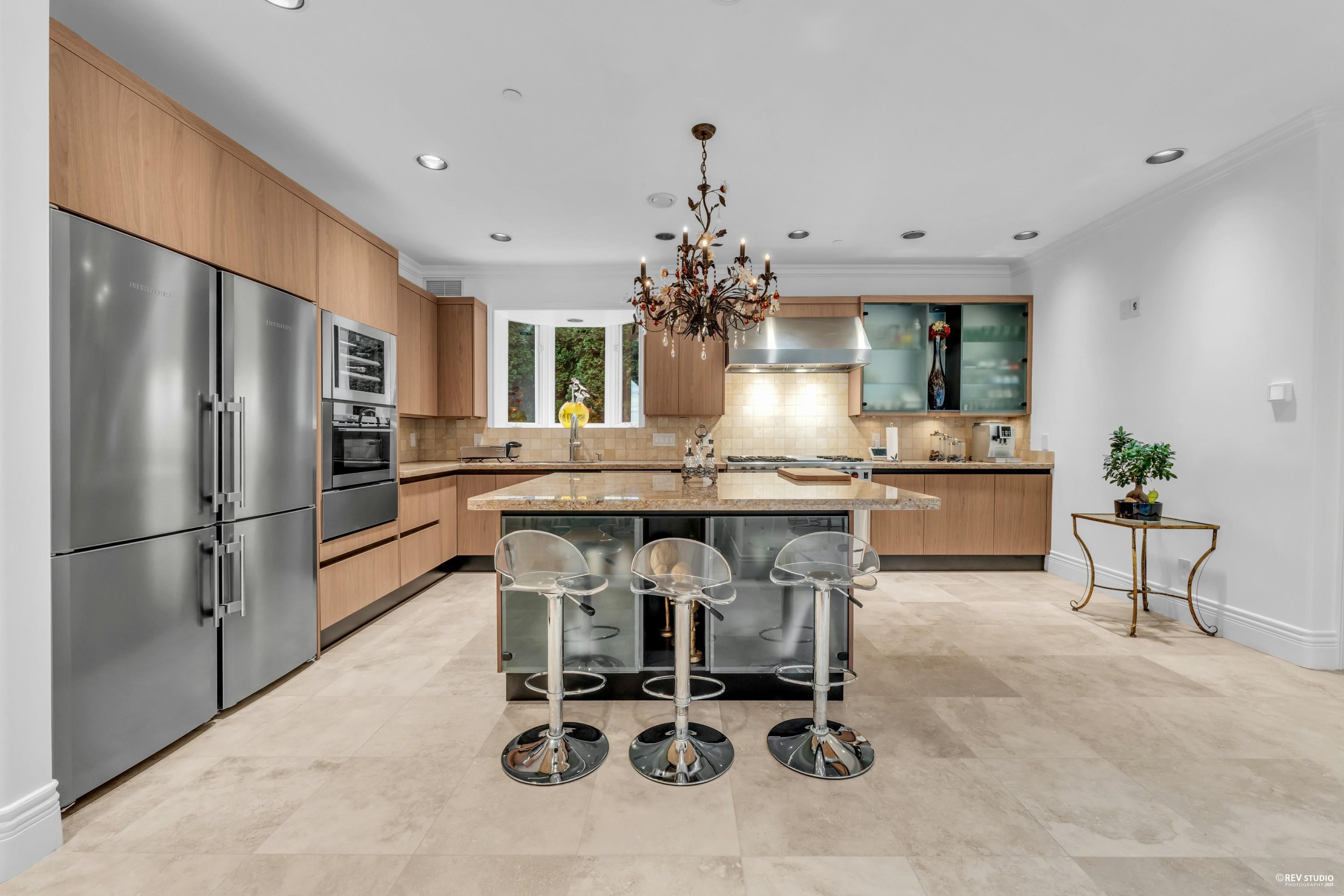  1525 Errigal Place - MLS&reg; # R3115117