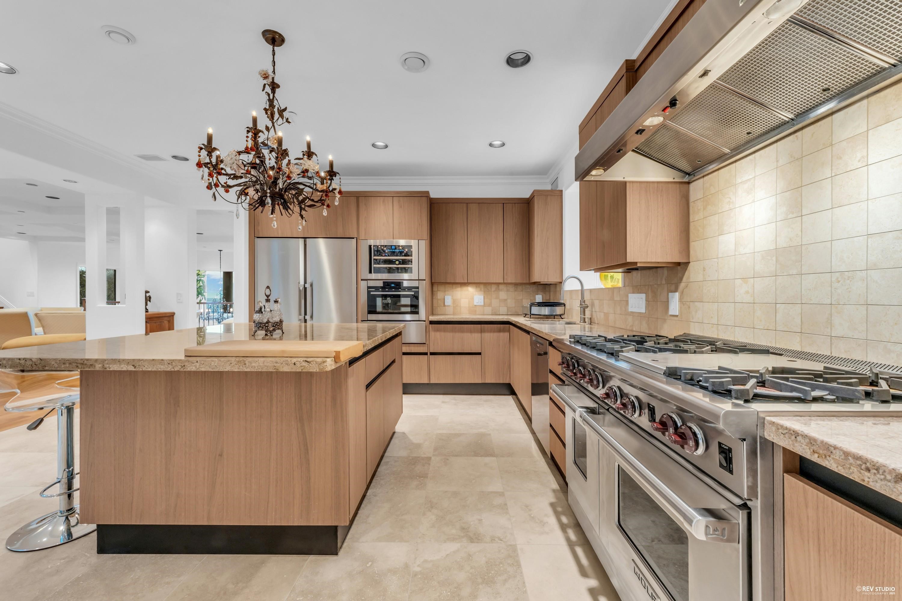  1525 Errigal Place - MLS&reg; # R3115117