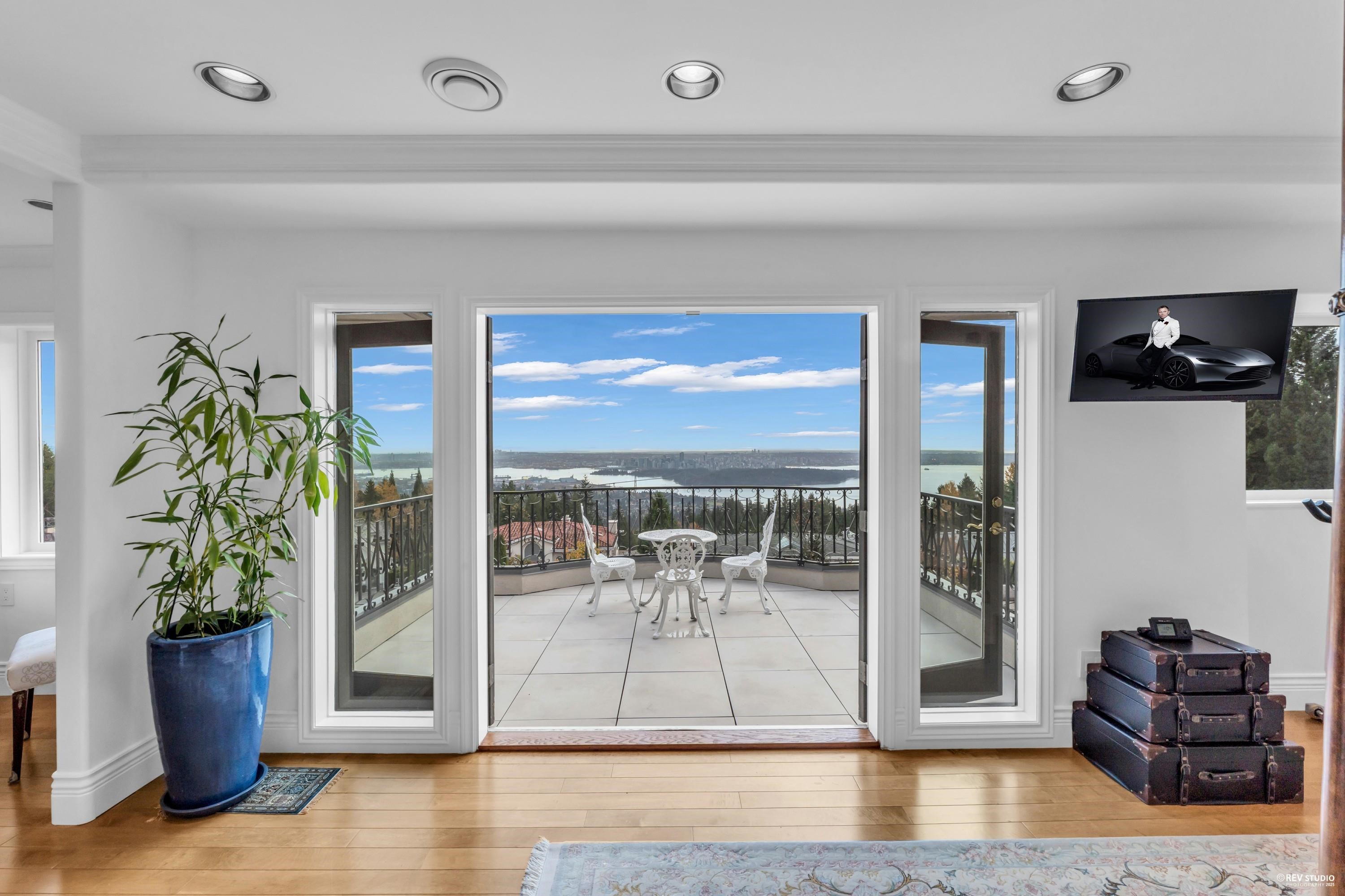  1525 Errigal Place - MLS&reg; # R3115117