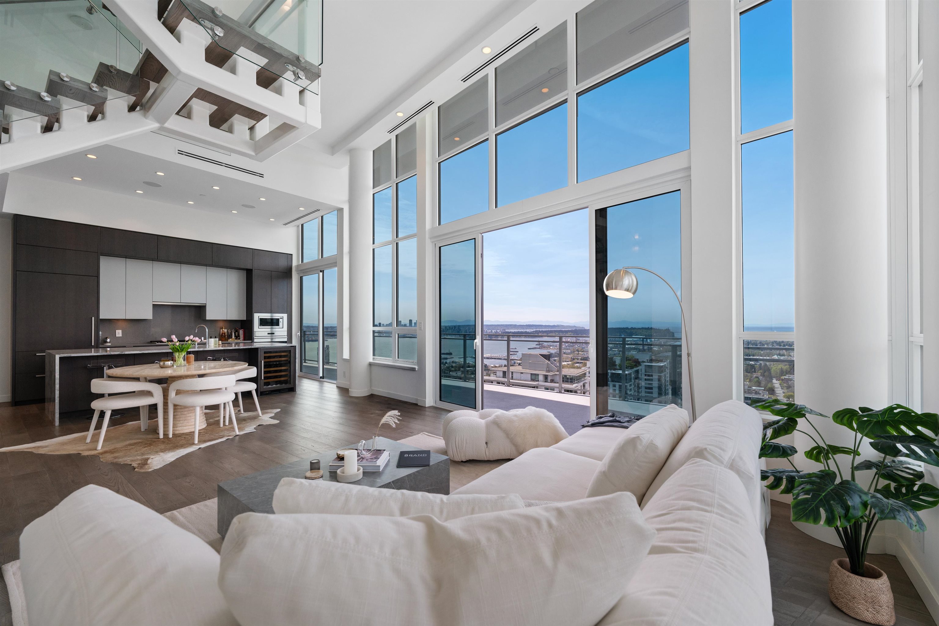 2403 125 14th Street - MLS&reg; # R3116503