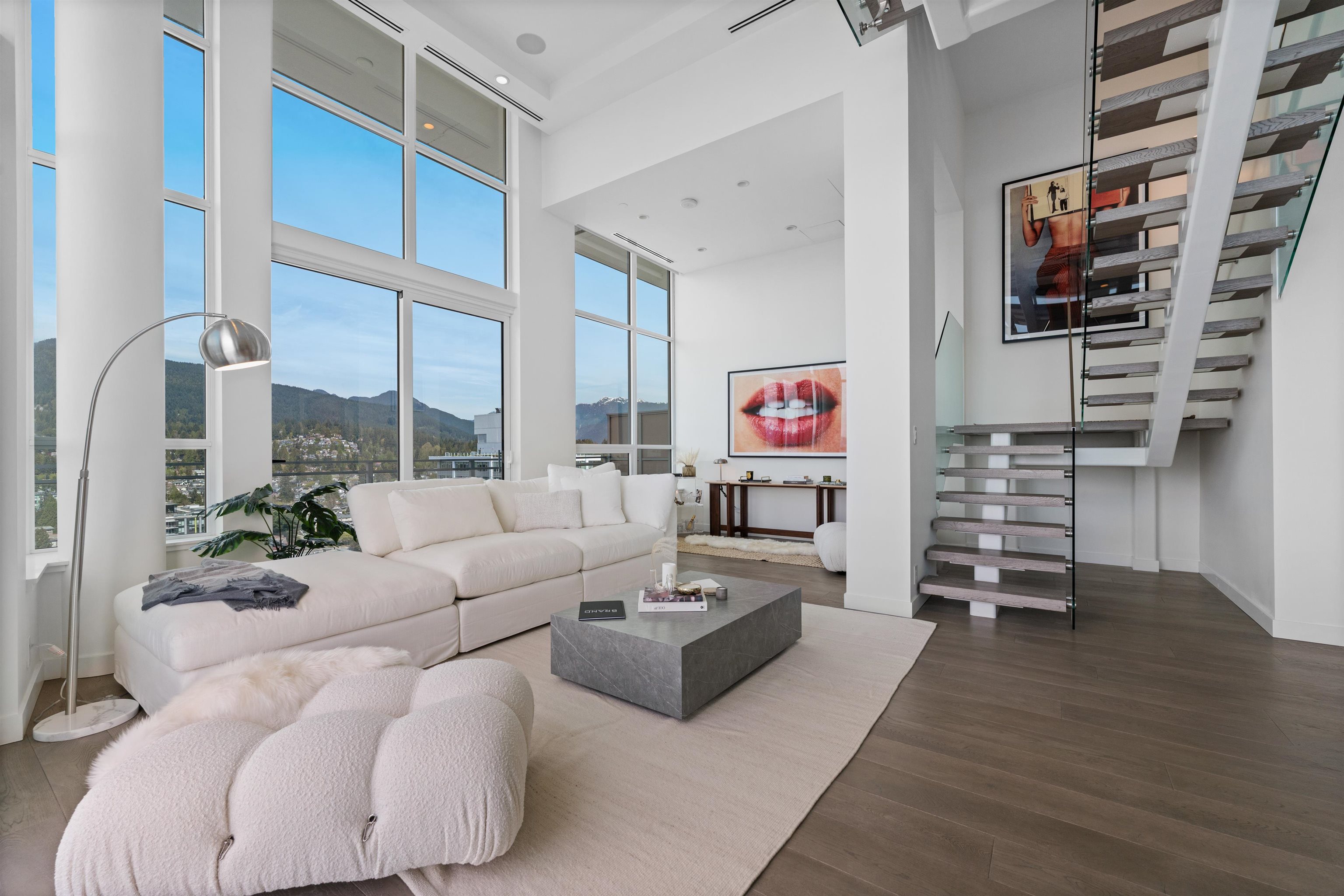 2403 125 14th Street - MLS&reg; # R3116503
