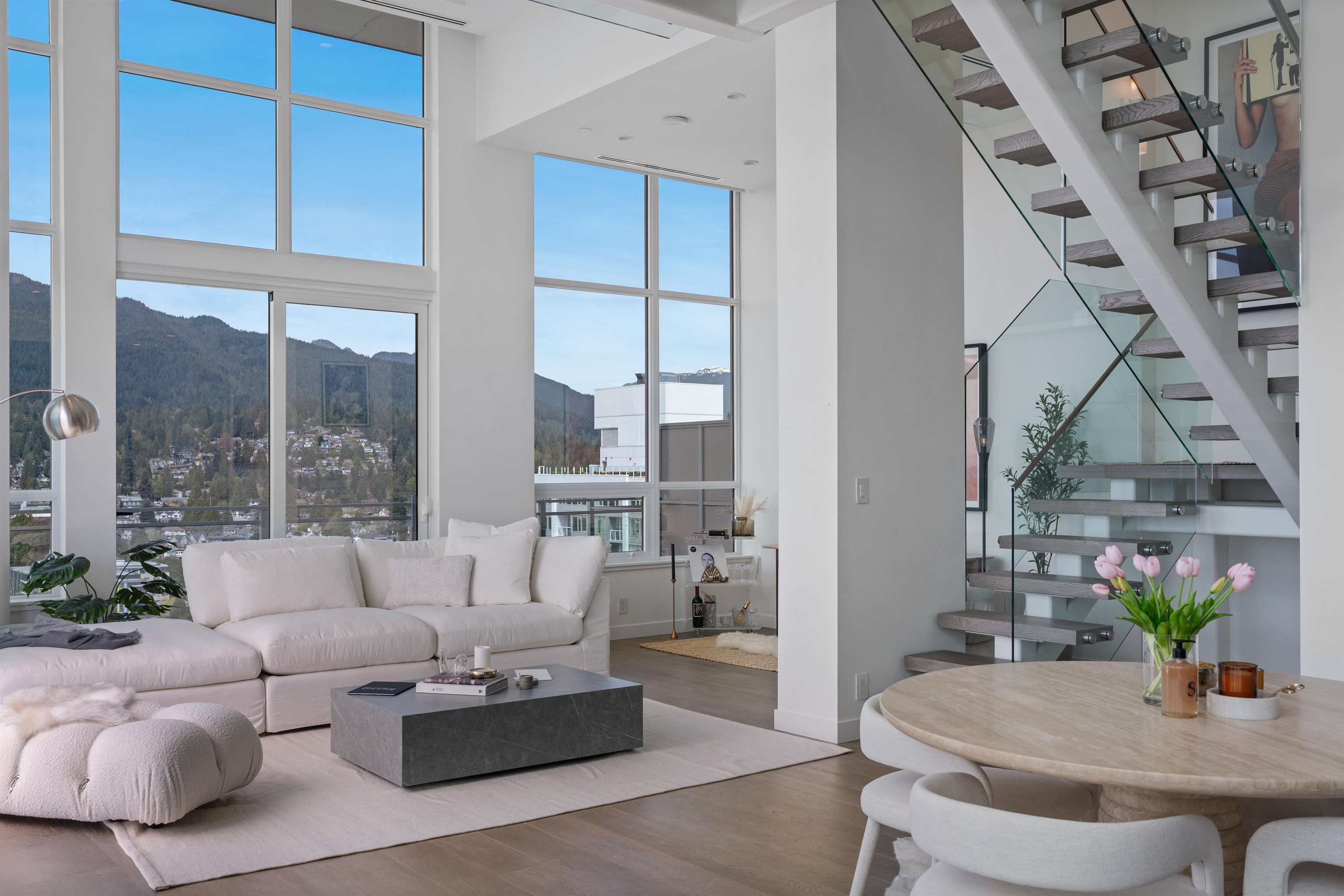 2403 125 14th Street - MLS&reg; # R3116503