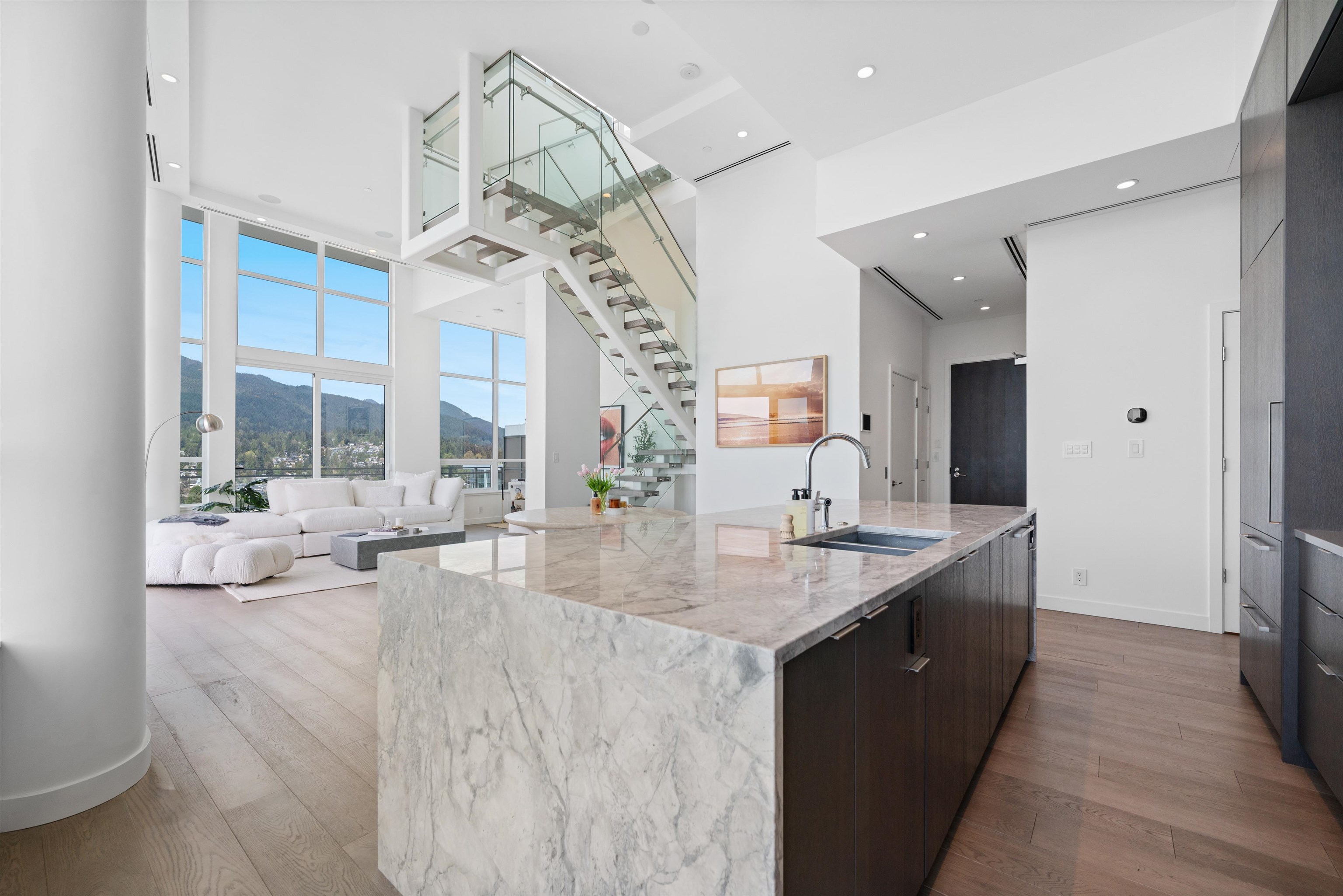 2403 125 14th Street - MLS&reg; # R3116503