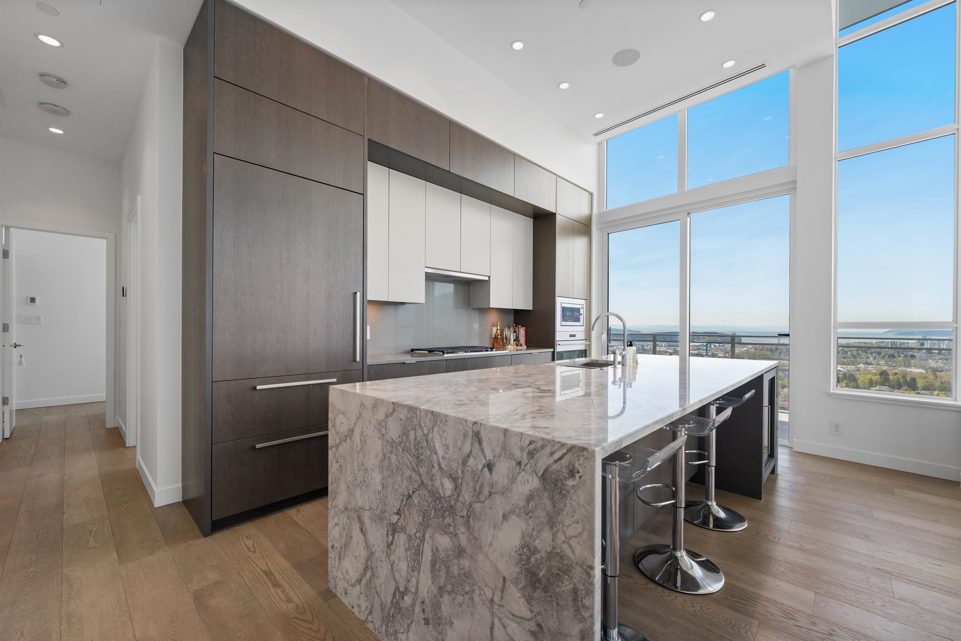 2403 125 14th Street - MLS&reg; # R3116503