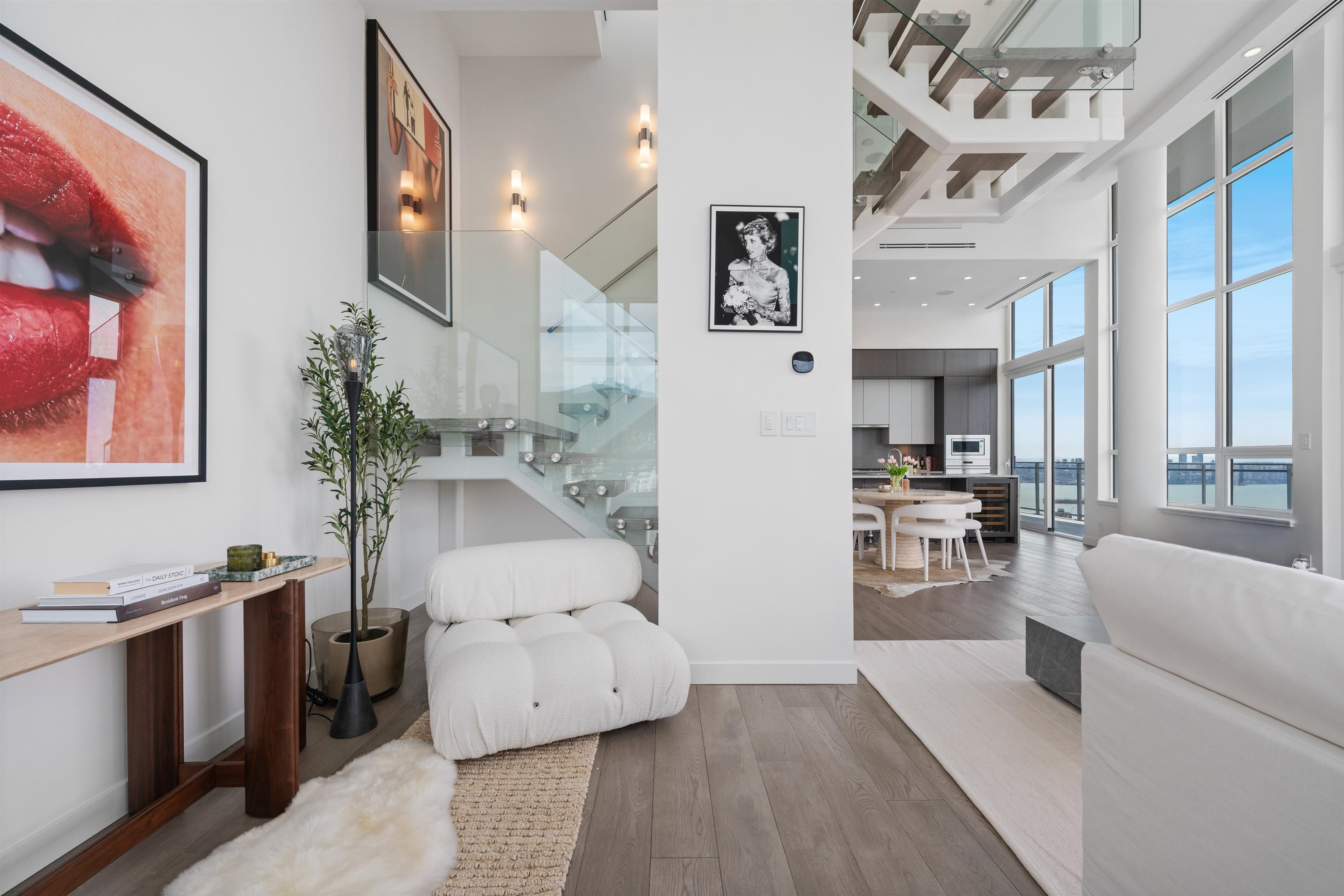 2403 125 14th Street - MLS&reg; # R3116503