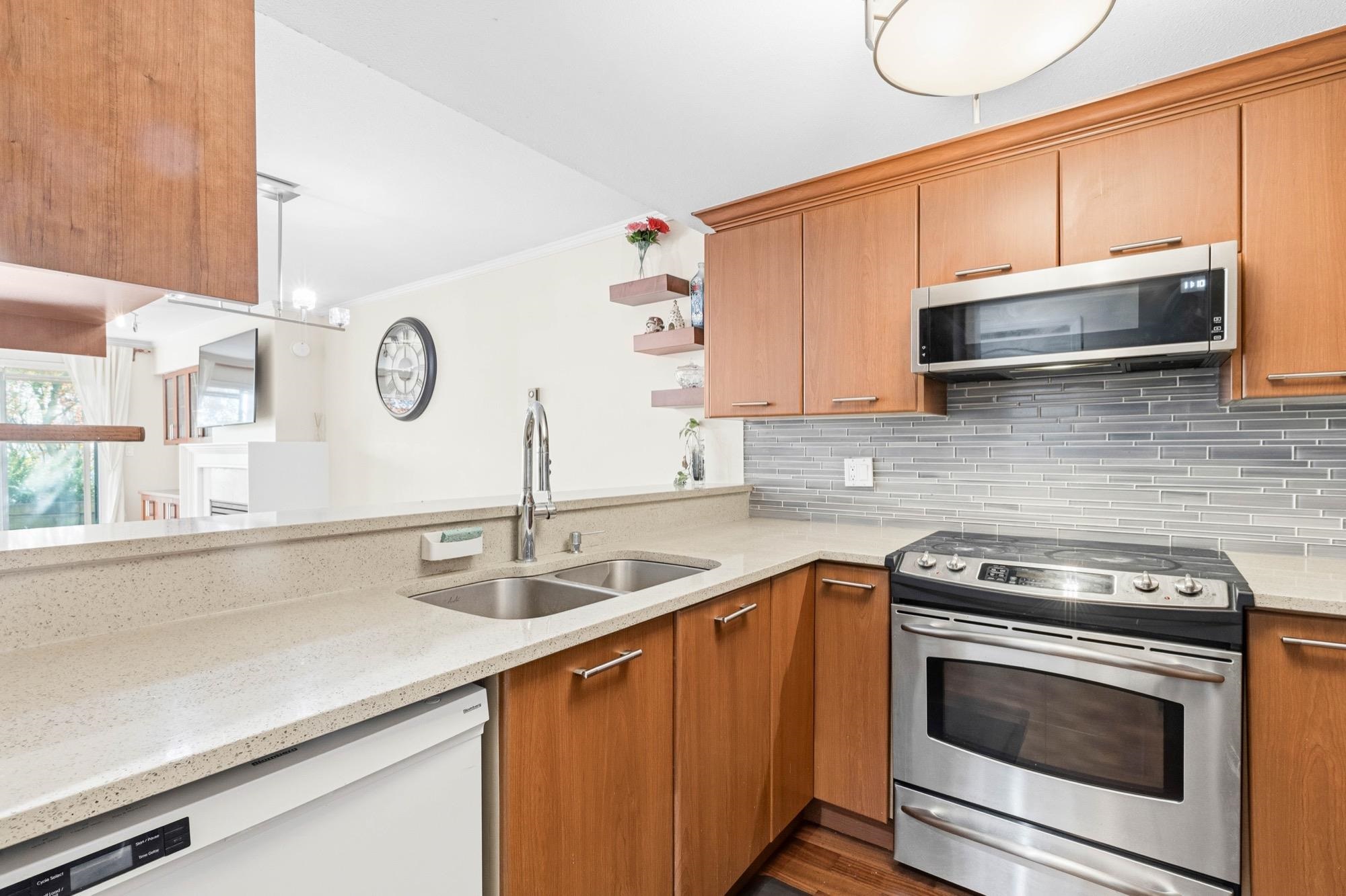 3 2150 Marine Drive - MLS&reg; # R3117097