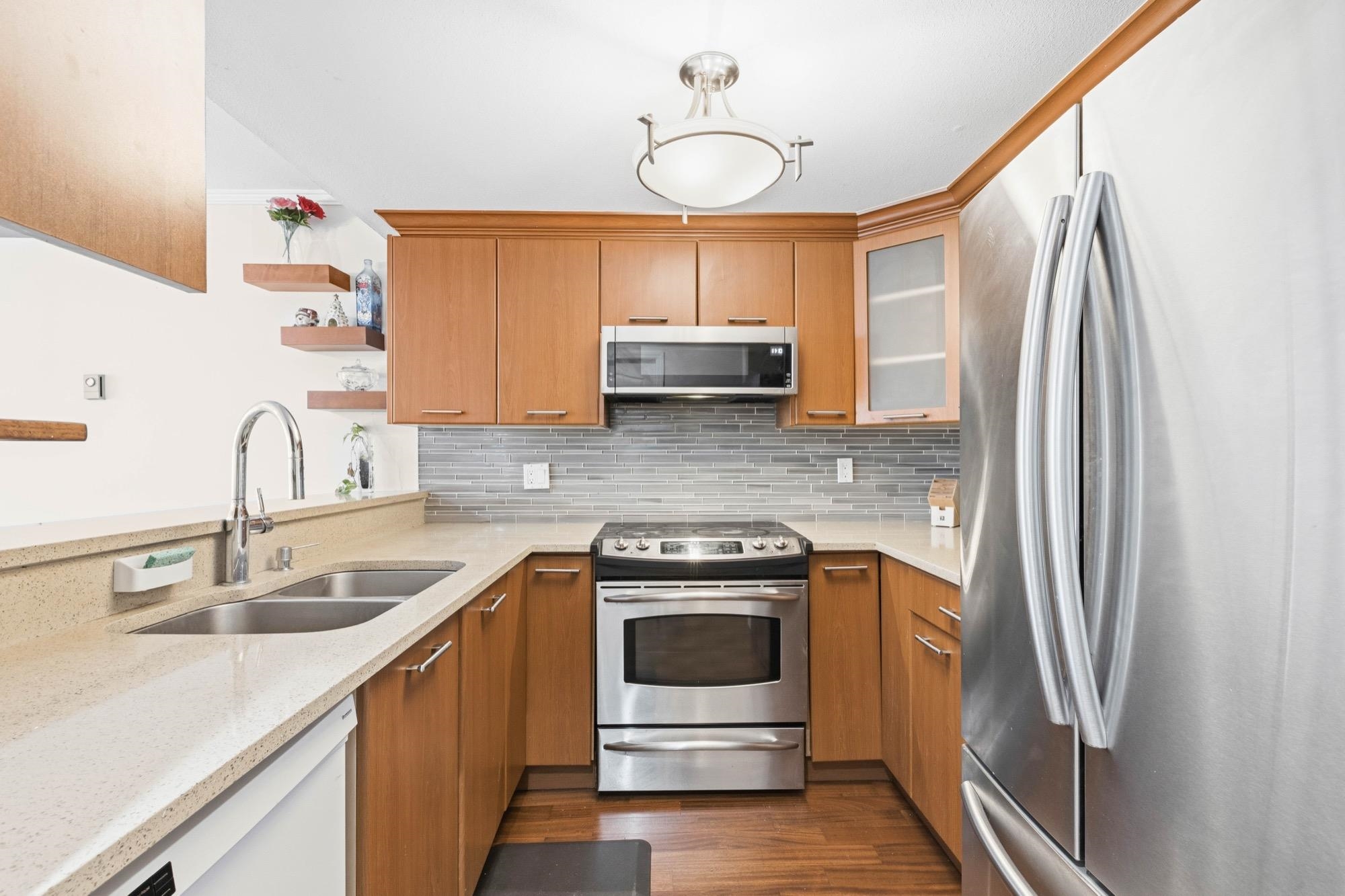 3 2150 Marine Drive - MLS&reg; # R3117097