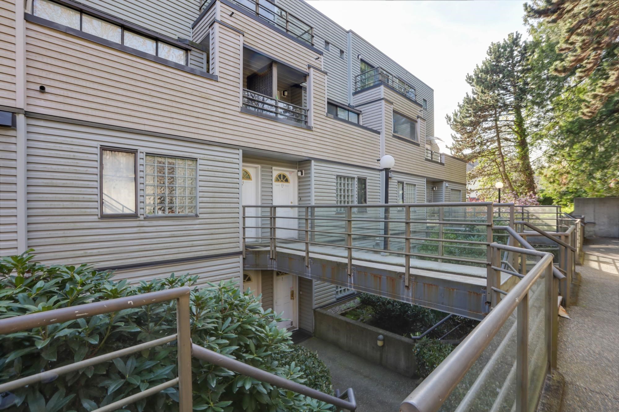 3 2150 Marine Drive - MLS&reg; # R3117097