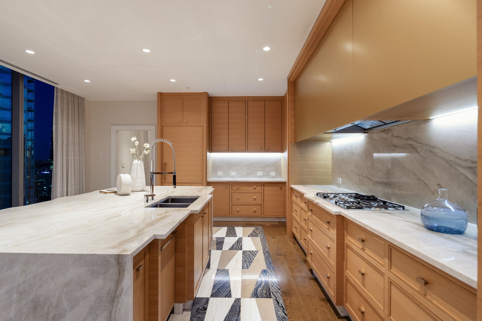 PH3101 277 Thurlow Street - MLS&reg; # R3118660