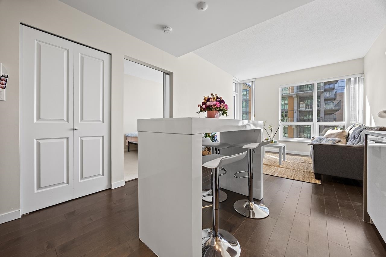1206 5728 Berton Avenue - MLS&reg; # R3119111