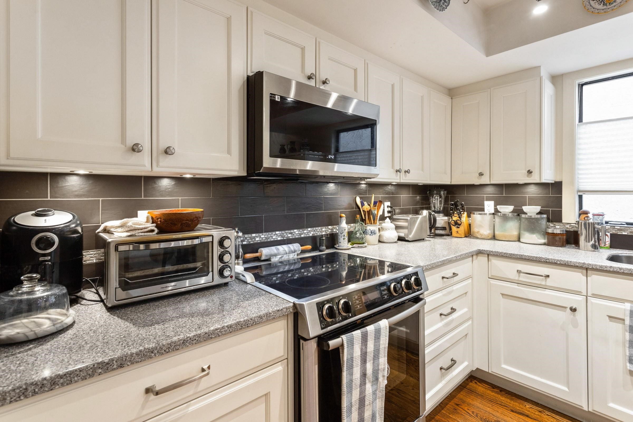  5639 White Pine Lane - MLS&reg; # R3119776