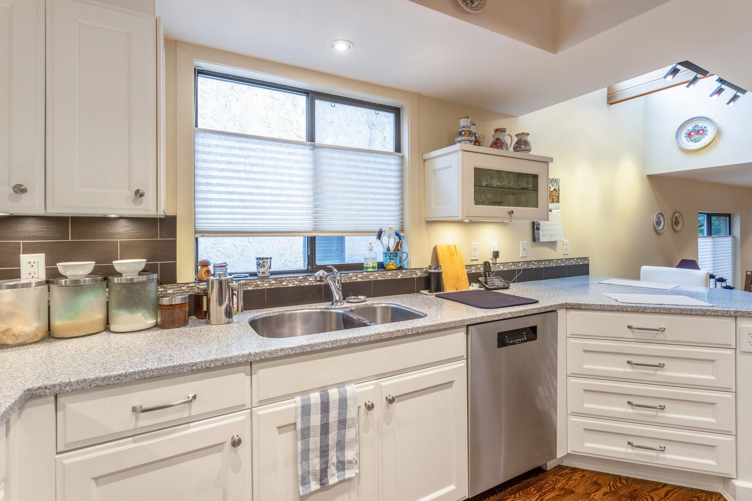 5639 White Pine Lane - MLS&reg; # R3119776