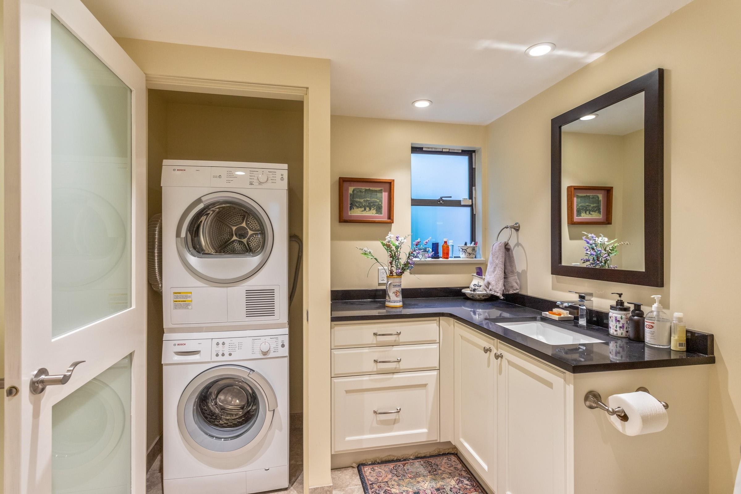  5639 White Pine Lane - MLS&reg; # R3119776