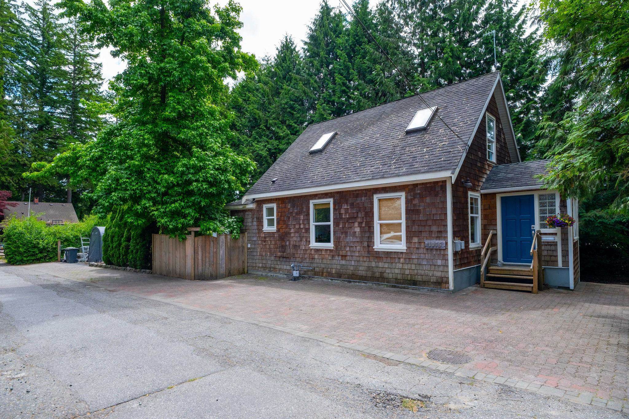  1075 Gladwin Drive - MLS&reg; # R3121554