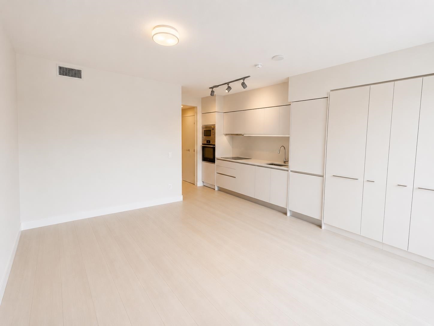 620 180 2nd Avenue - MLS&reg; # R3121843