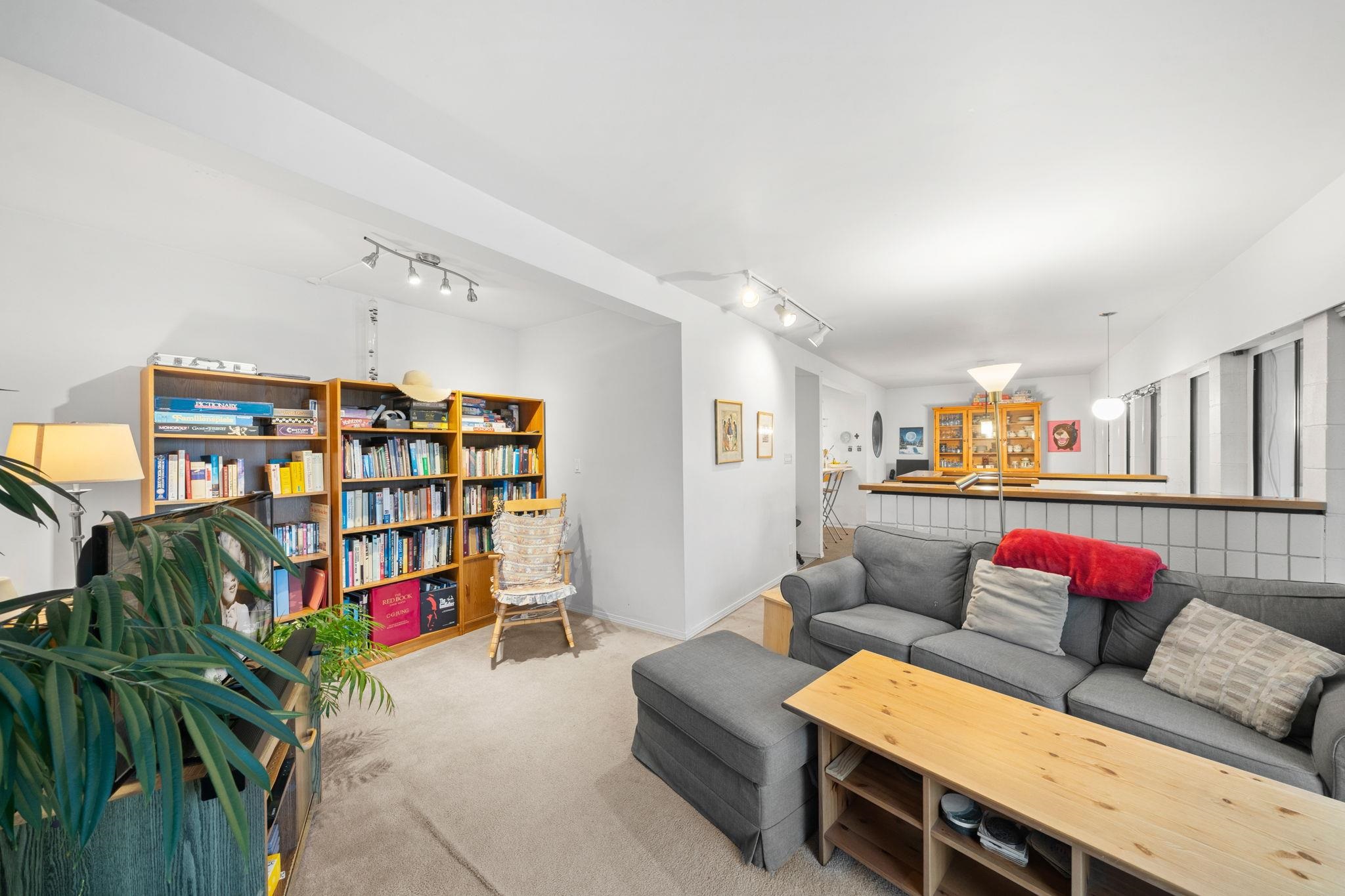  741 14th Street - MLS&reg; # R3121928
