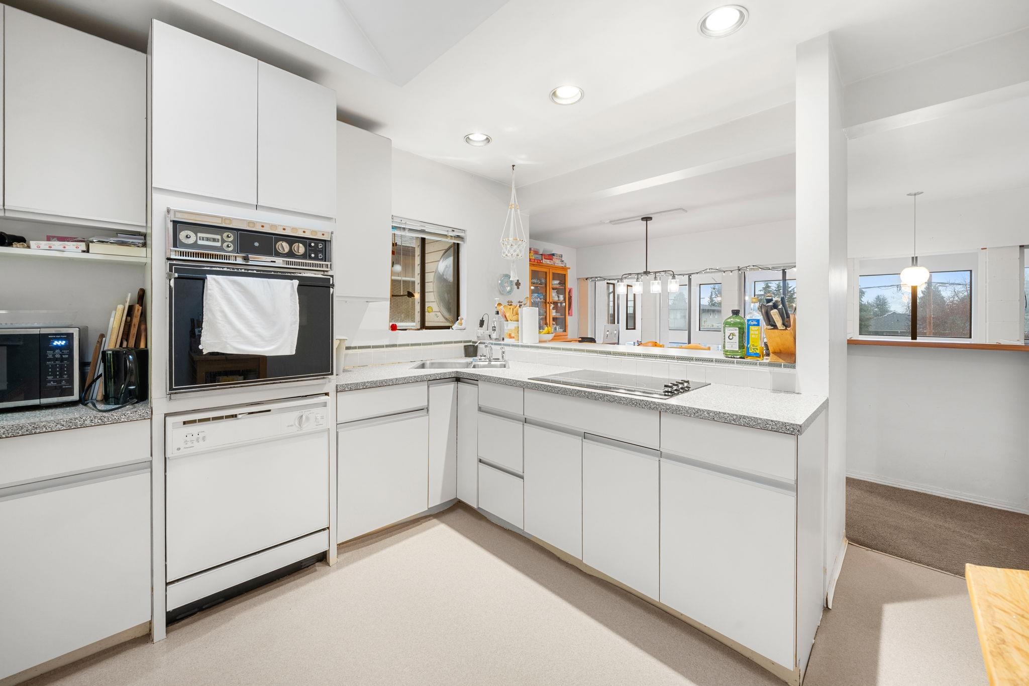  741 14th Street - MLS&reg; # R3121928