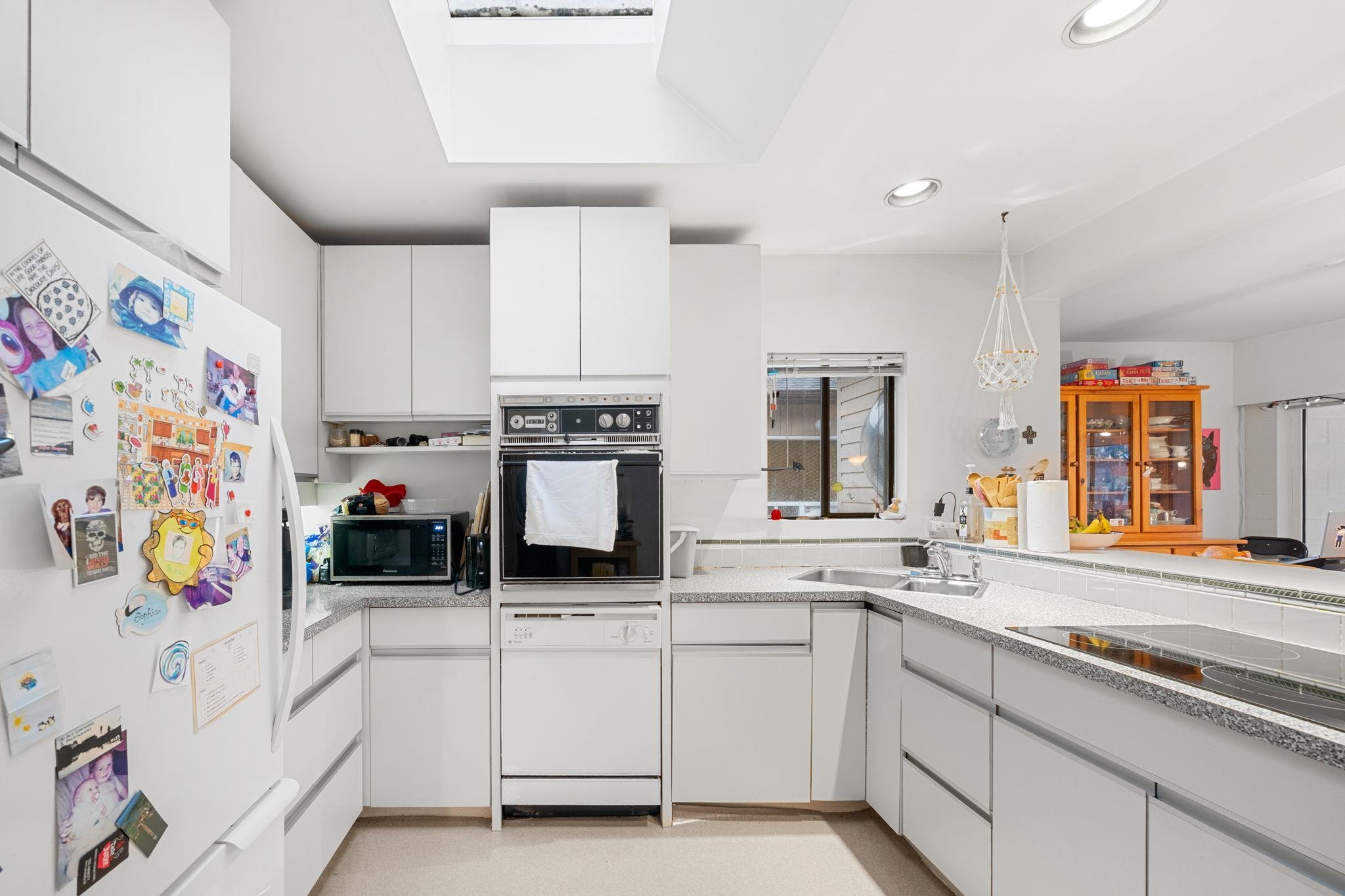  741 14th Street - MLS&reg; # R3121928
