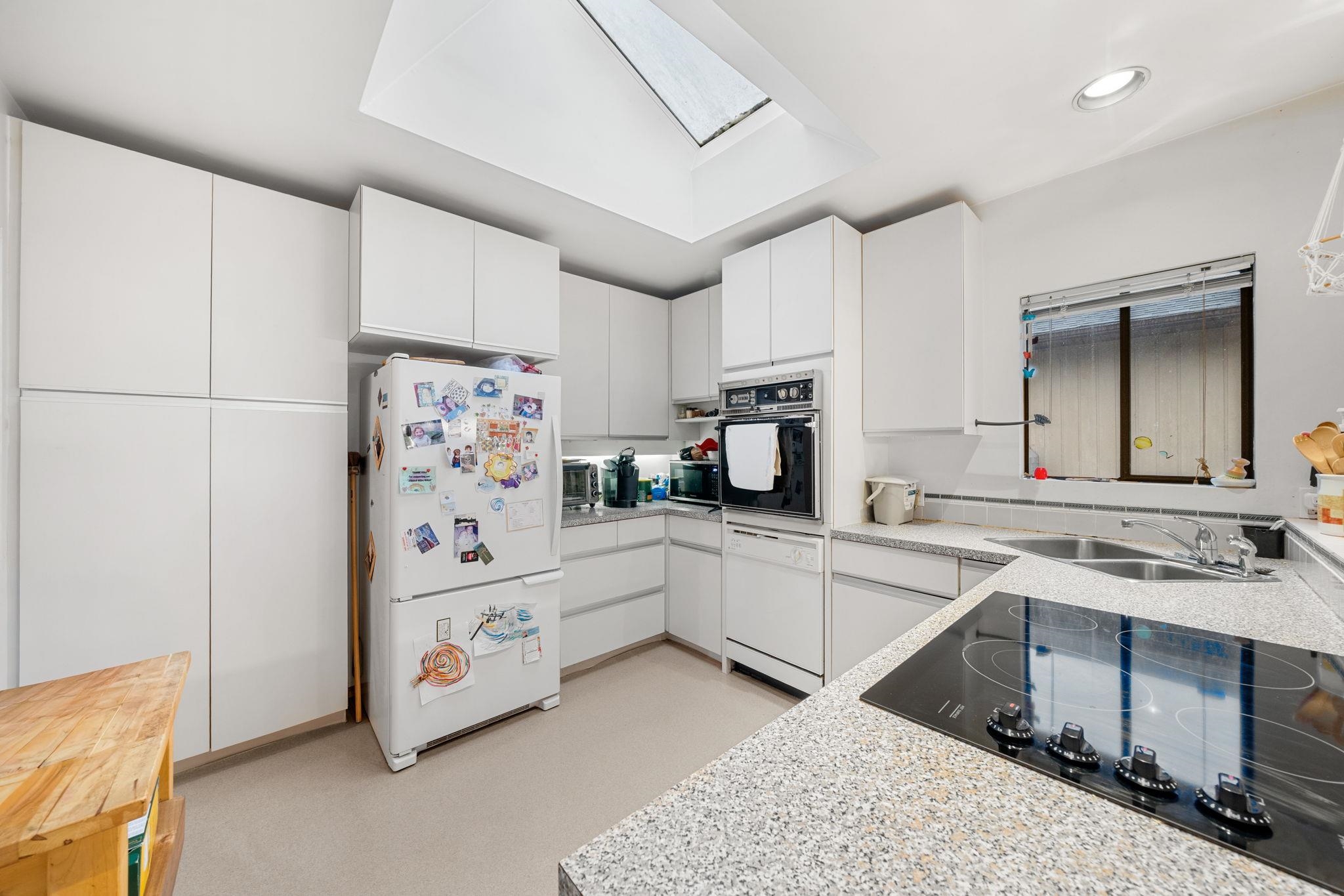  741 14th Street - MLS&reg; # R3121928