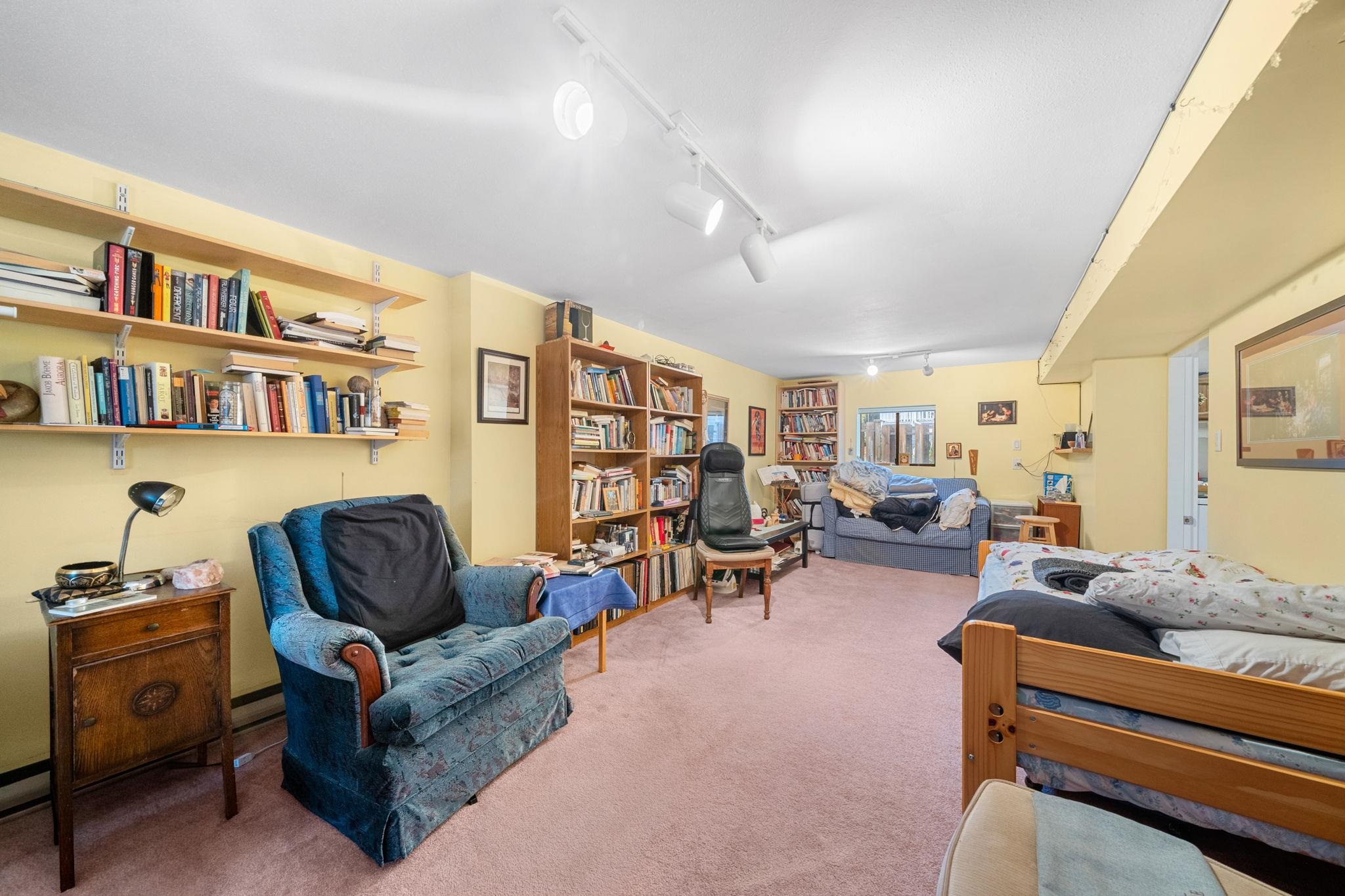  741 14th Street - MLS&reg; # R3121928