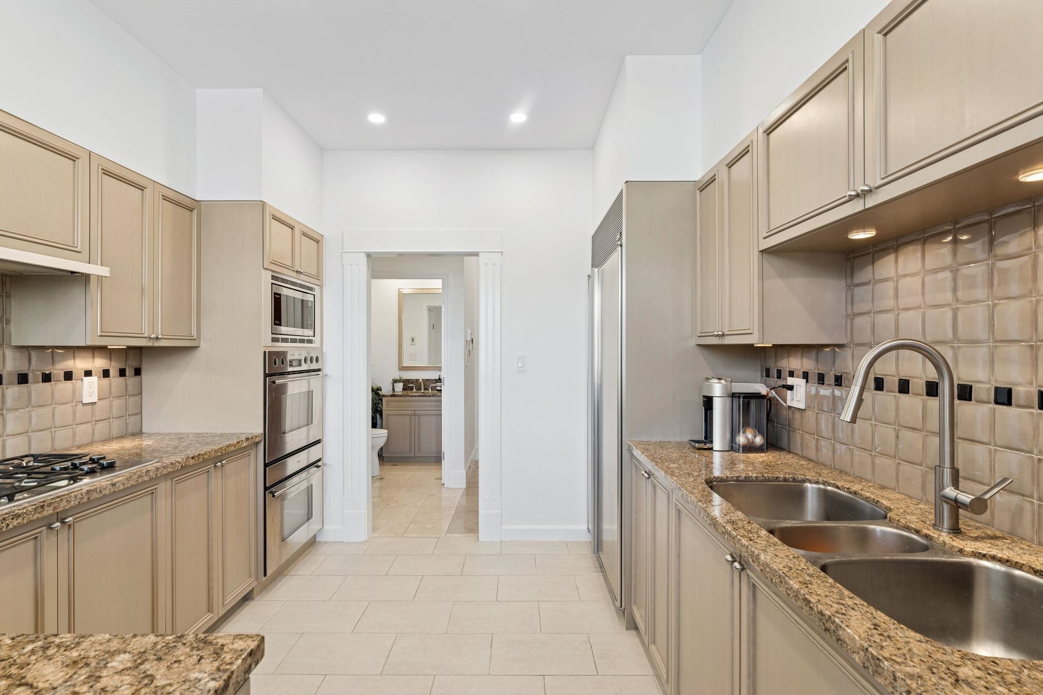 103 323 Jervis Street - MLS&reg; # R3121935