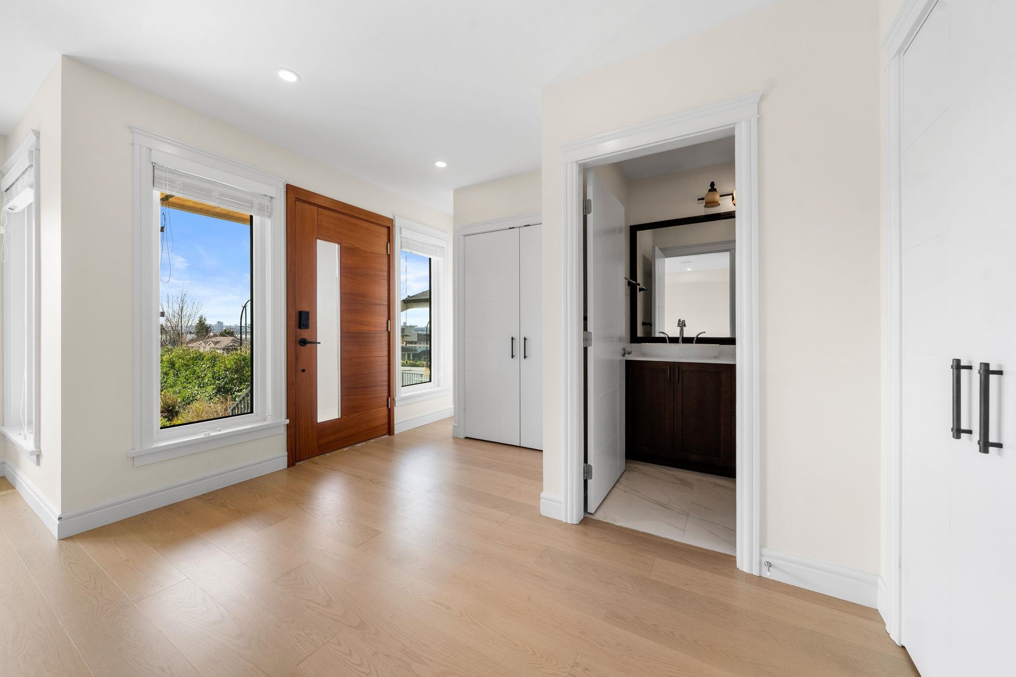  462 14th Street - MLS&reg; # R3122904