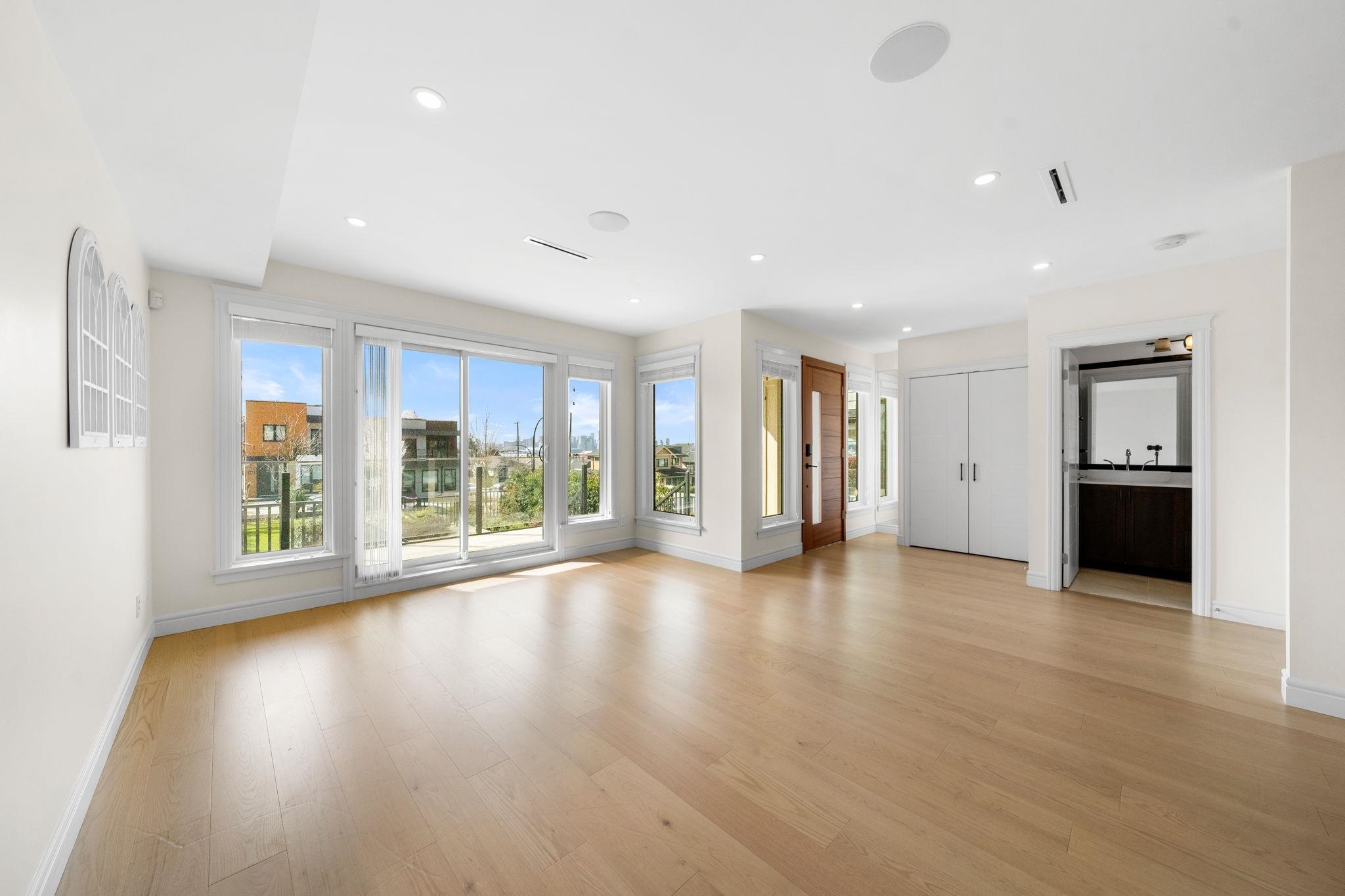  462 14th Street - MLS&reg; # R3122904