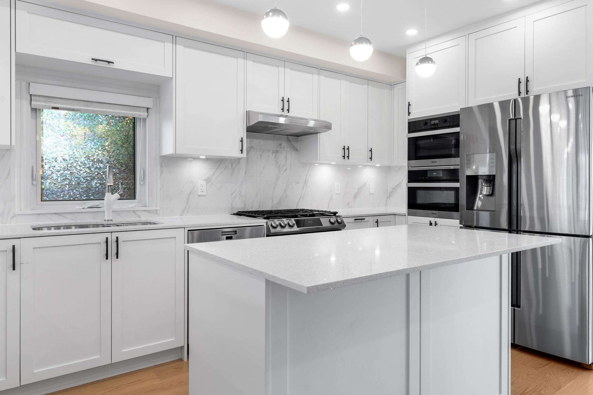  462 14th Street - MLS&reg; # R3122904