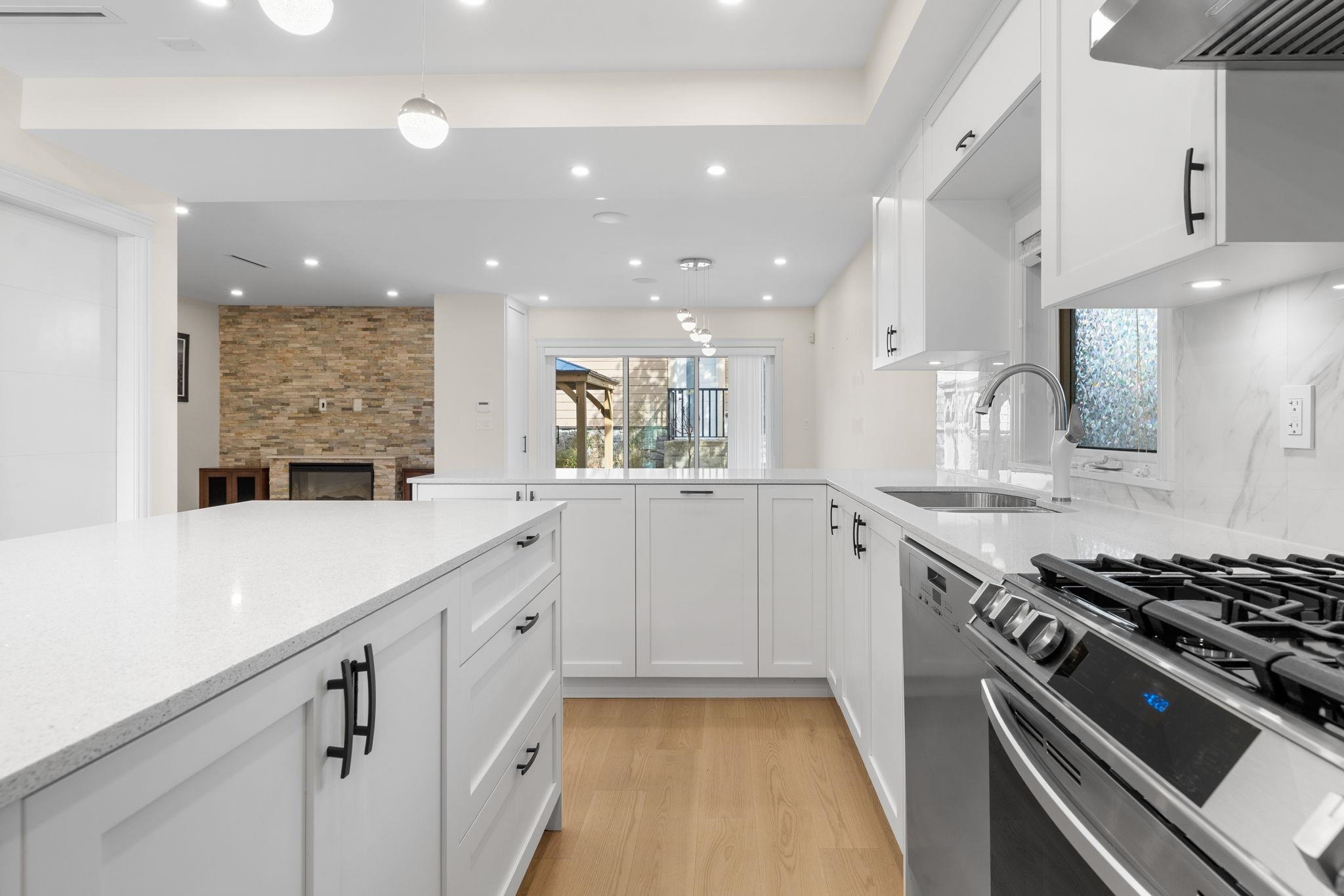  462 14th Street - MLS&reg; # R3122904