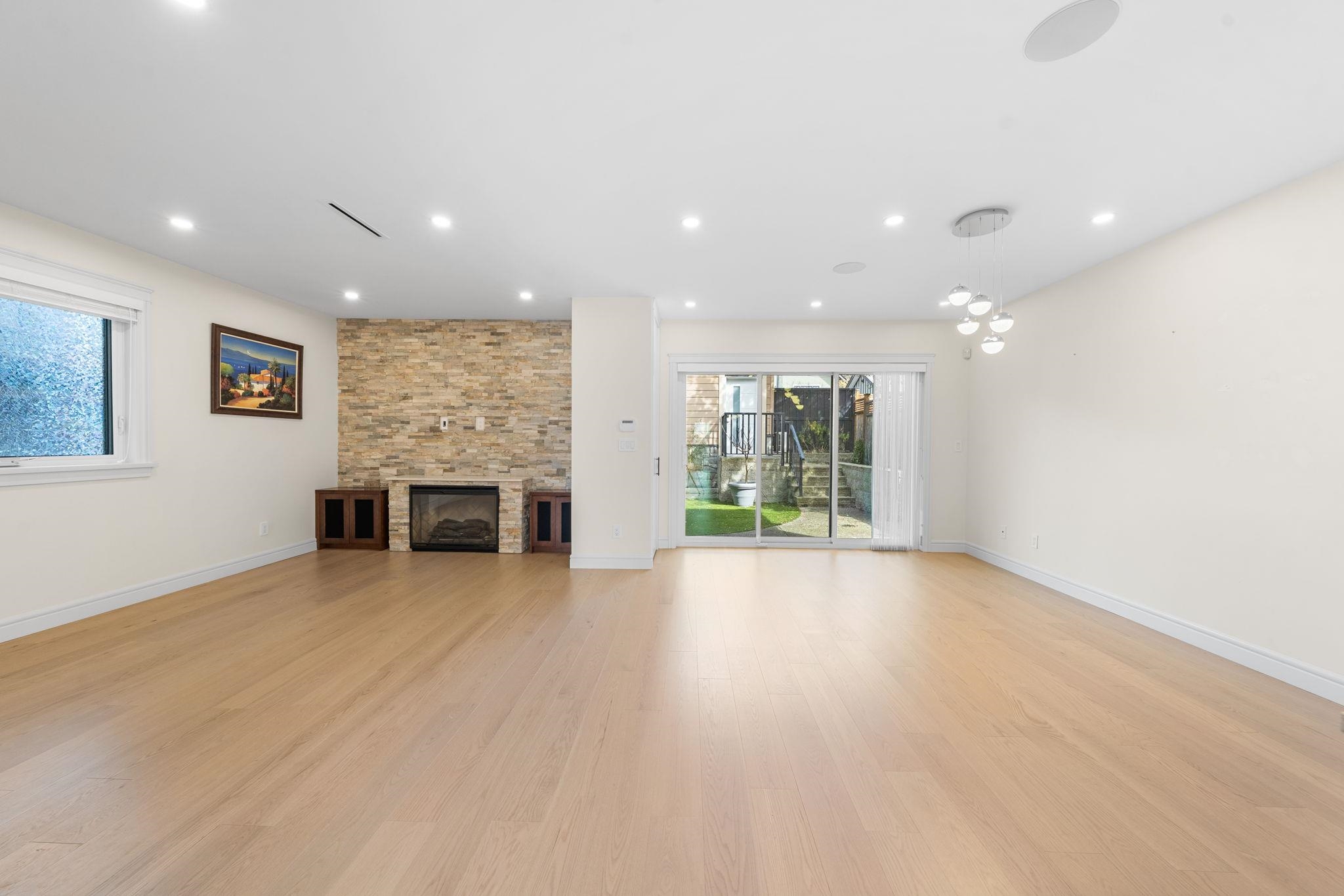  462 14th Street - MLS&reg; # R3122904