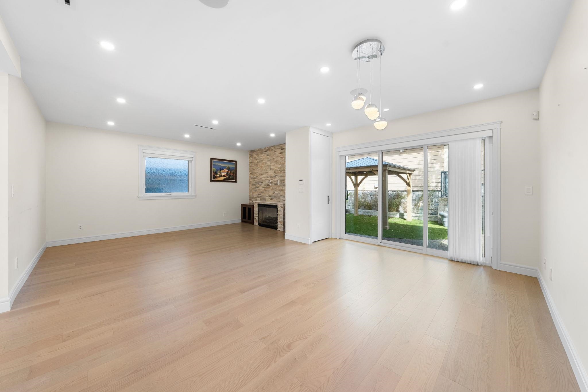  462 14th Street - MLS&reg; # R3122904