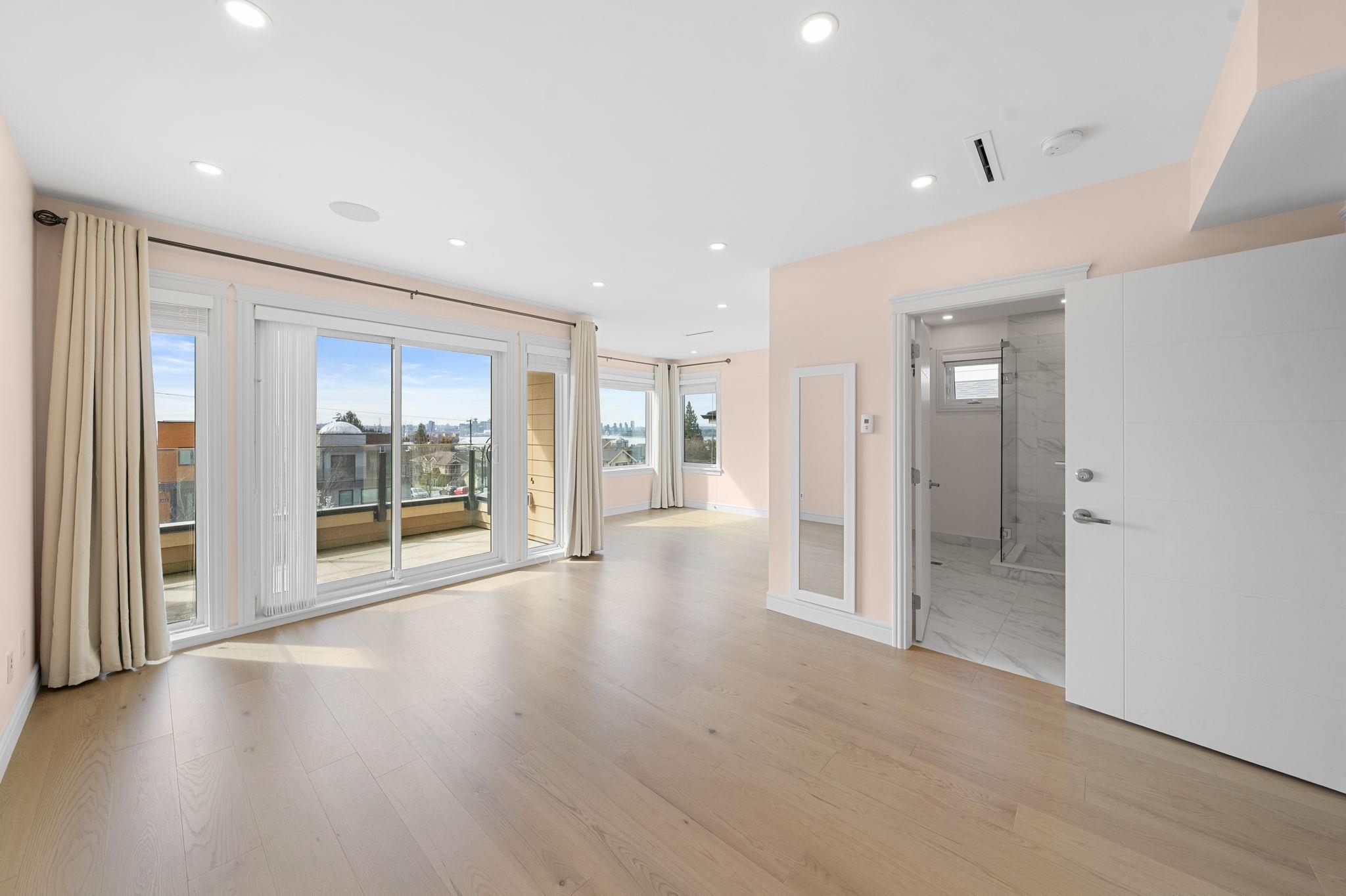  462 14th Street - MLS&reg; # R3122904