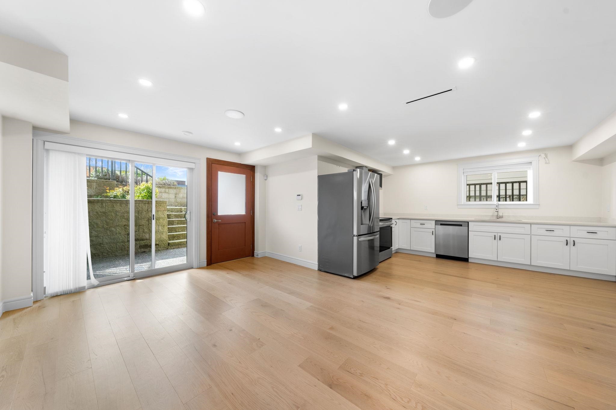  462 14th Street - MLS&reg; # R3122904