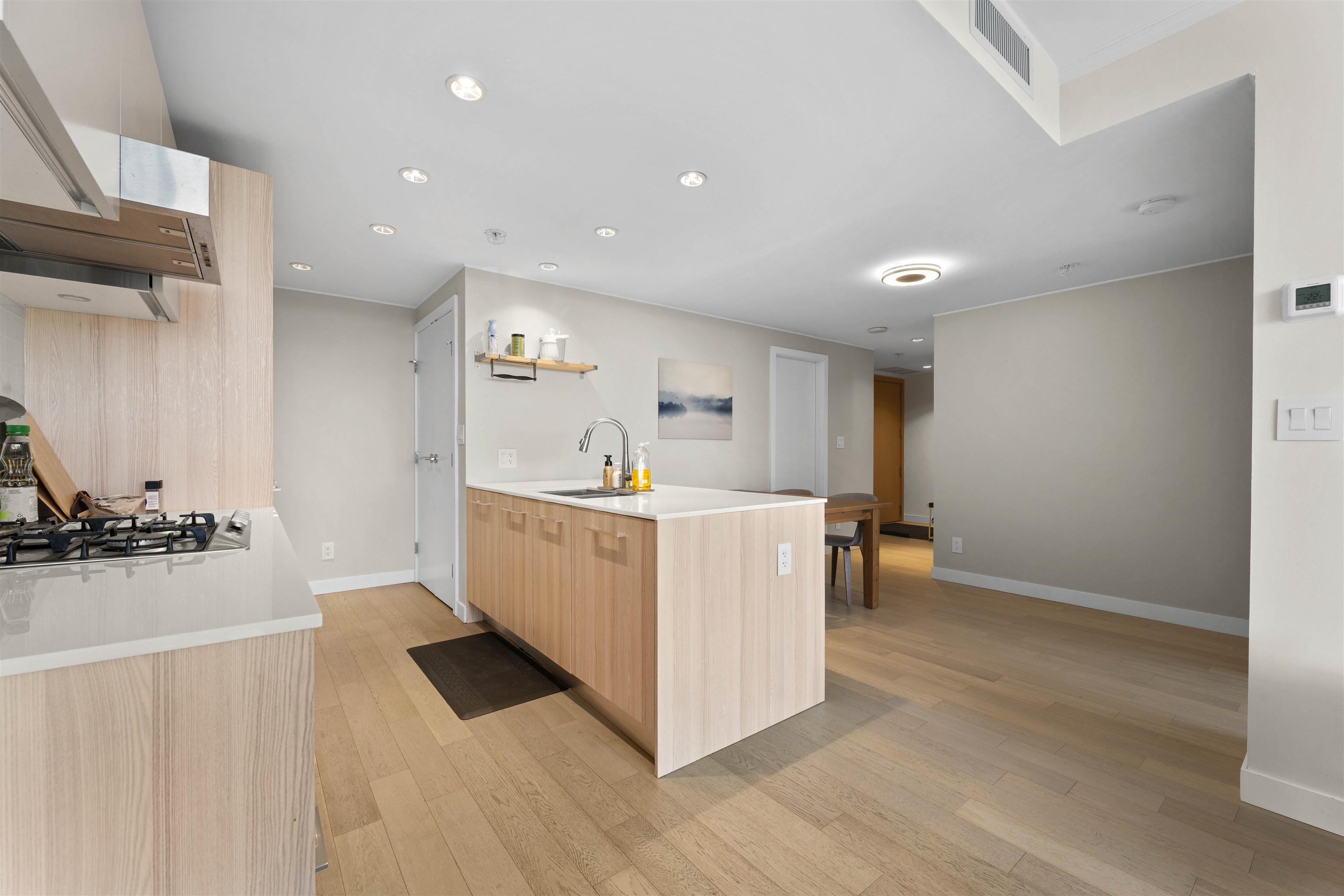 806 2221 30th Avenue - MLS&reg; # R3122990