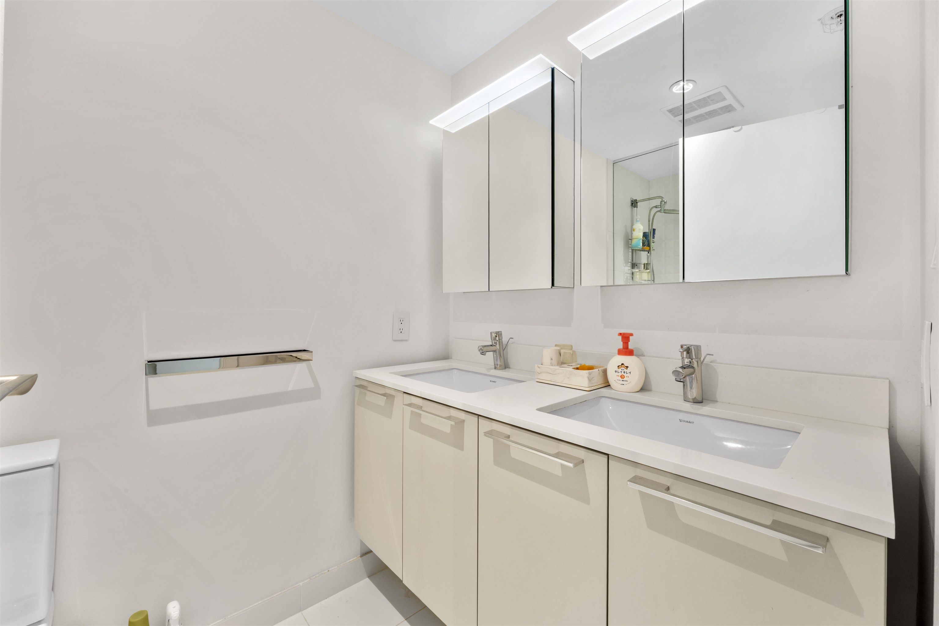 806 2221 30th Avenue - MLS&reg; # R3122990