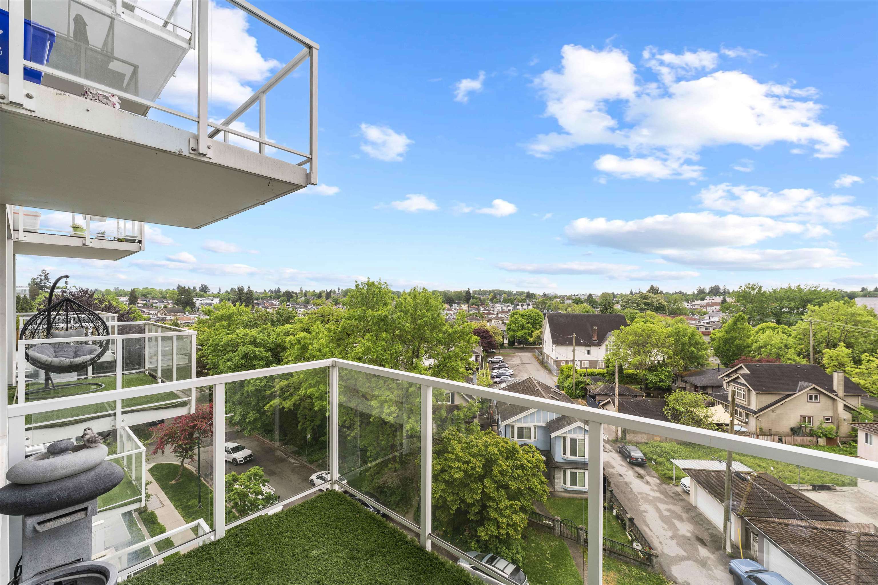 806 2221 30th Avenue - MLS&reg; # R3122990