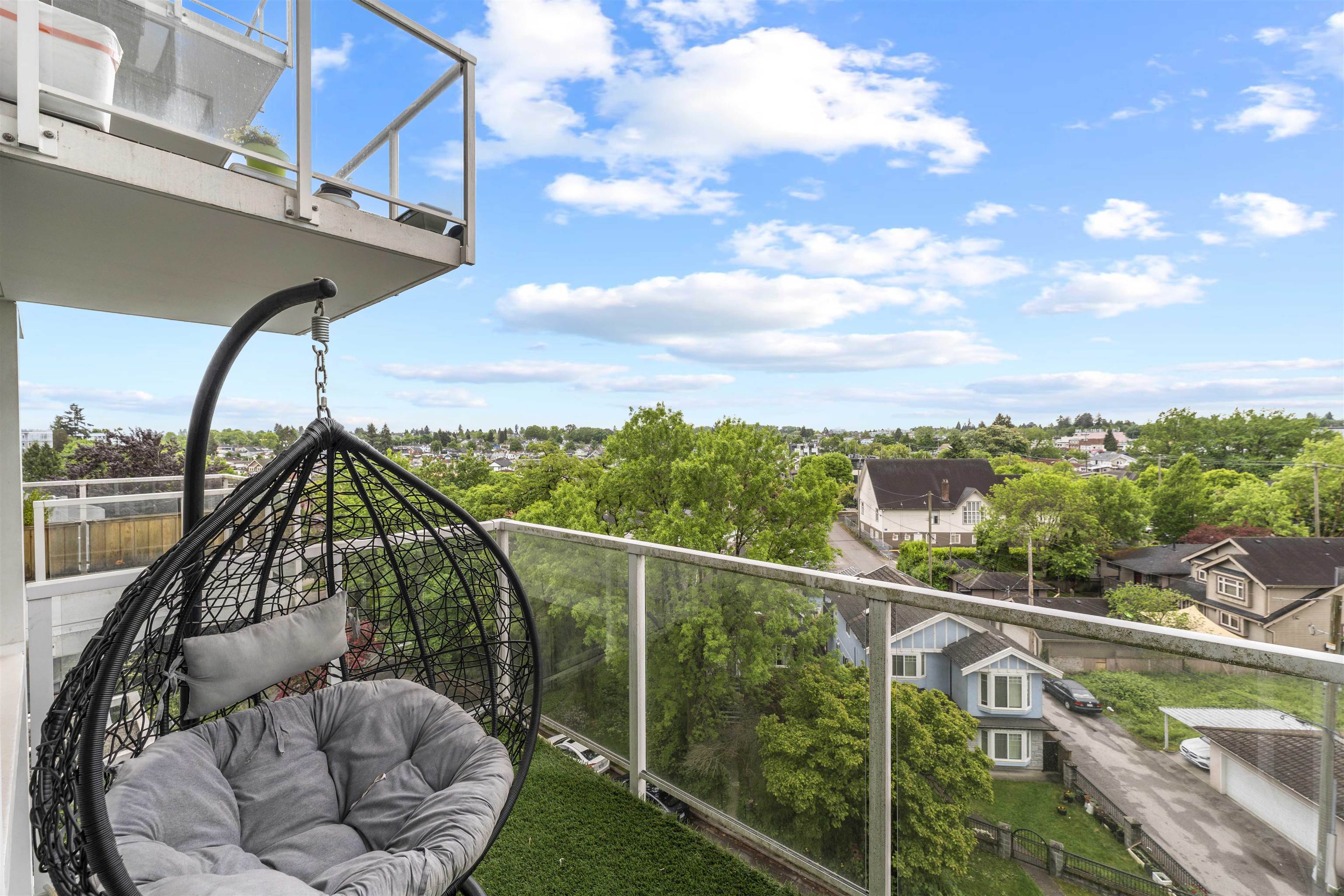 806 2221 30th Avenue - MLS&reg; # R3122990