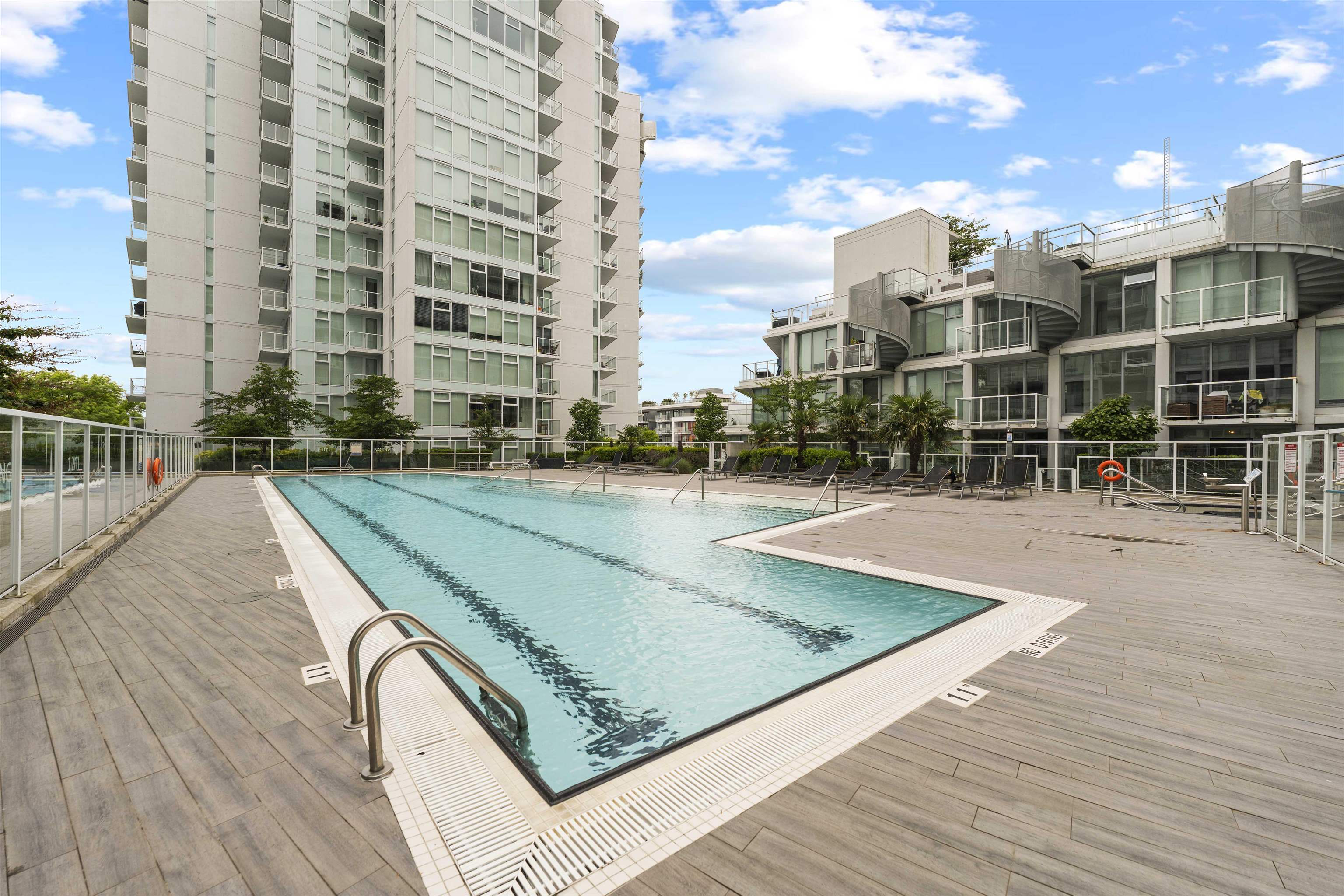 806 2221 30th Avenue - MLS&reg; # R3122990