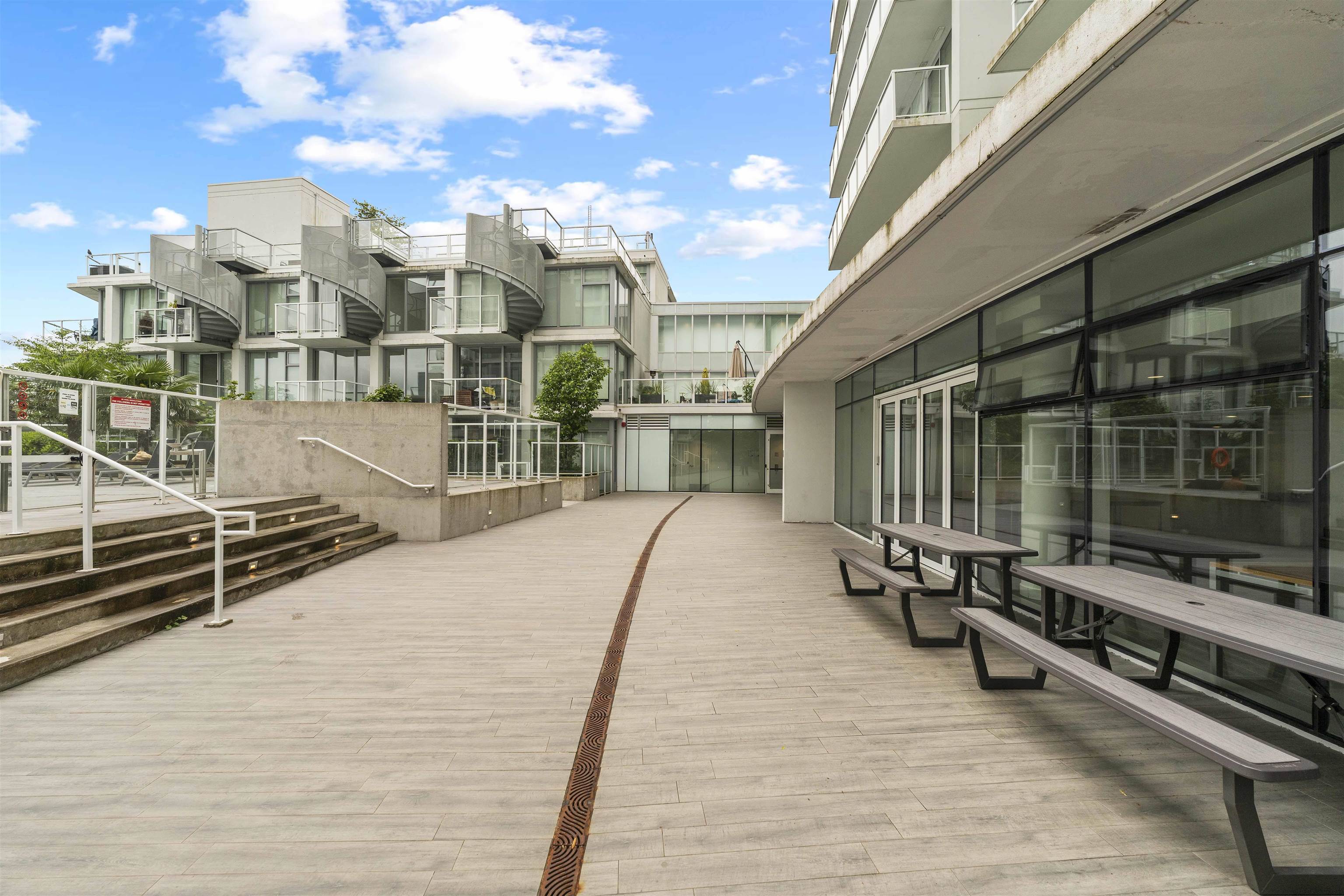 806 2221 30th Avenue - MLS&reg; # R3122990