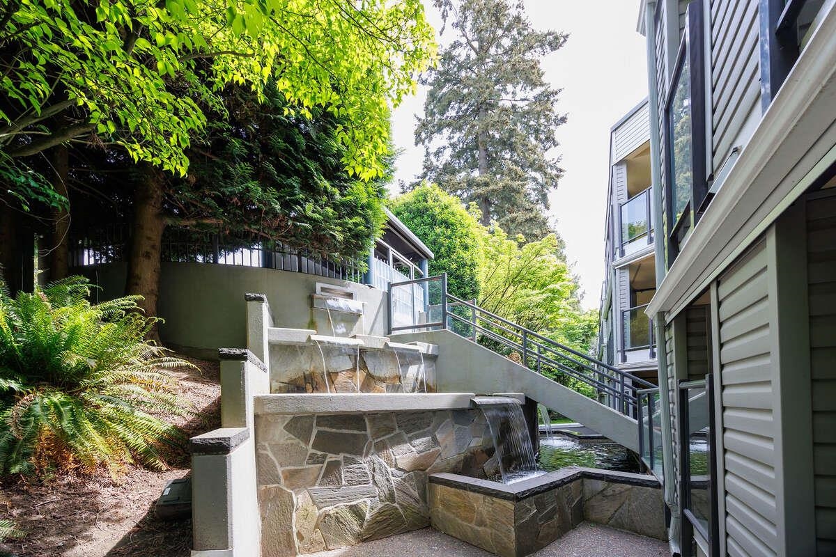 202 2250 Marine Drive - MLS&reg; # R3124031