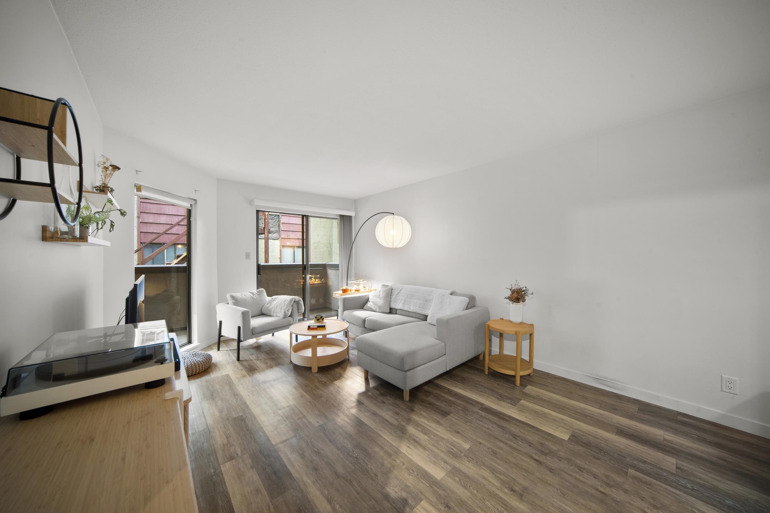 209 975 13th Avenue - MLS&reg; # R3124828